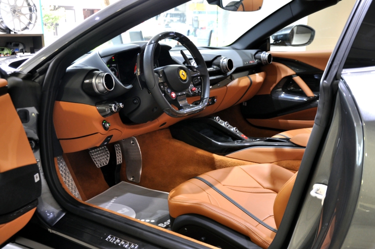 Ferrari 812GTS 中古車 ディーラー車 東京 伸びしろ