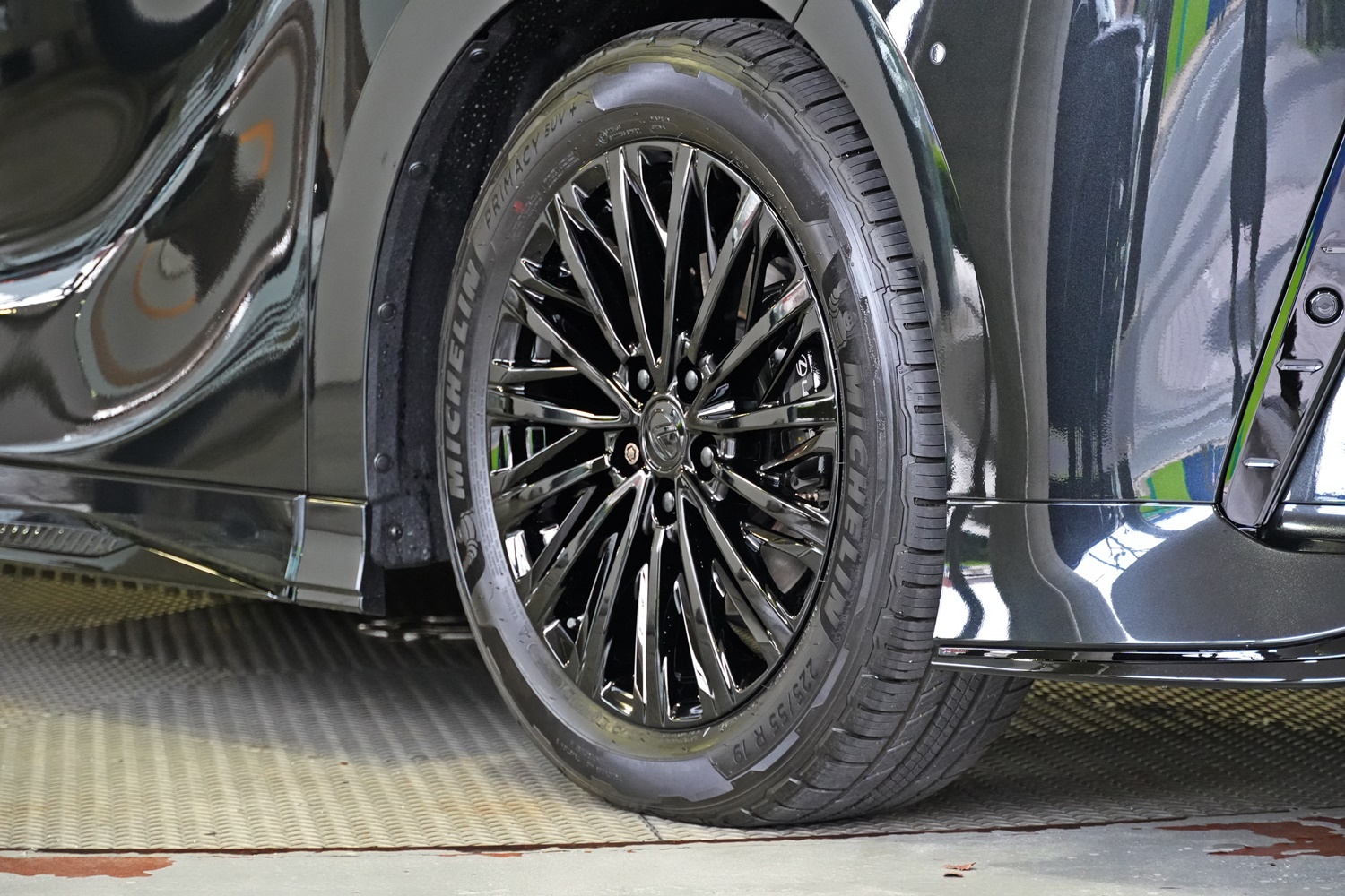 レクサス　LM　ホイールペイント　カスタム