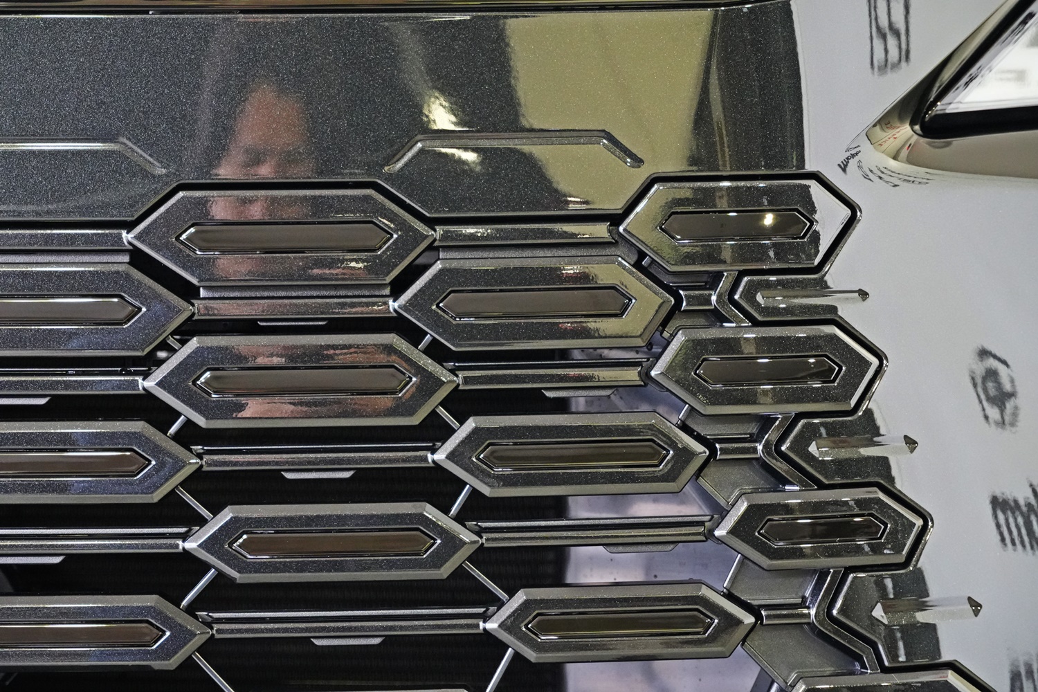 レクサス　LM　カスタム　ペイント　ラッピング　ブラックアウト