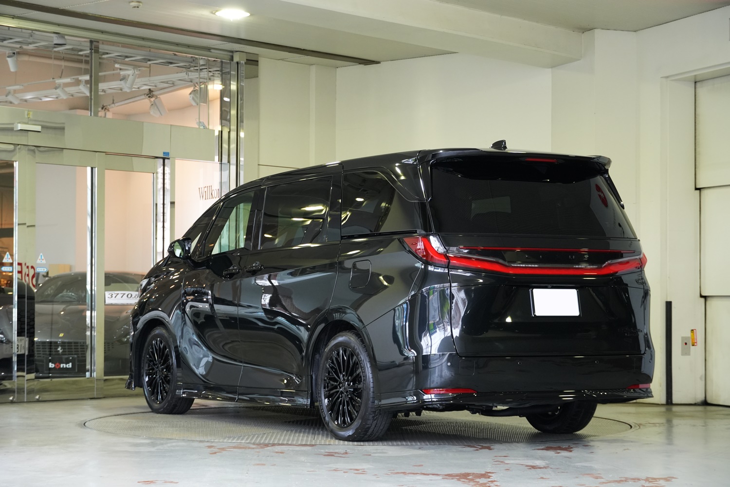 レクサス　LM　カスタム　ペイント　ラッピング　ブラックアウト