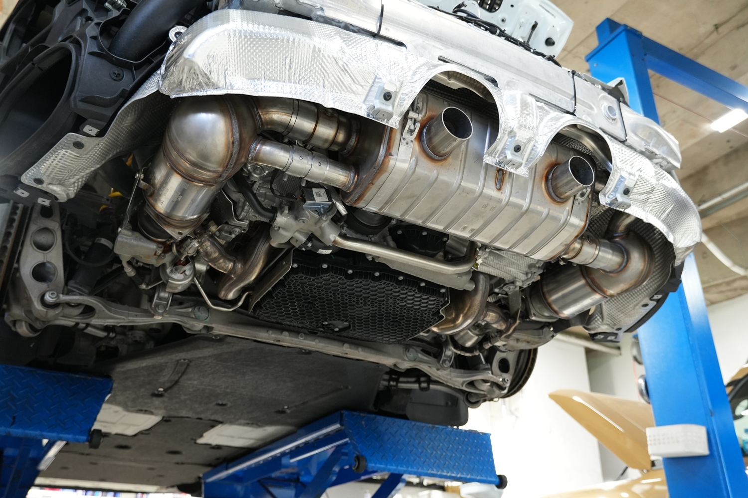 ポルシェ　カスタム　スポーツエキゾースト　マフラー交換　991.2　991　911