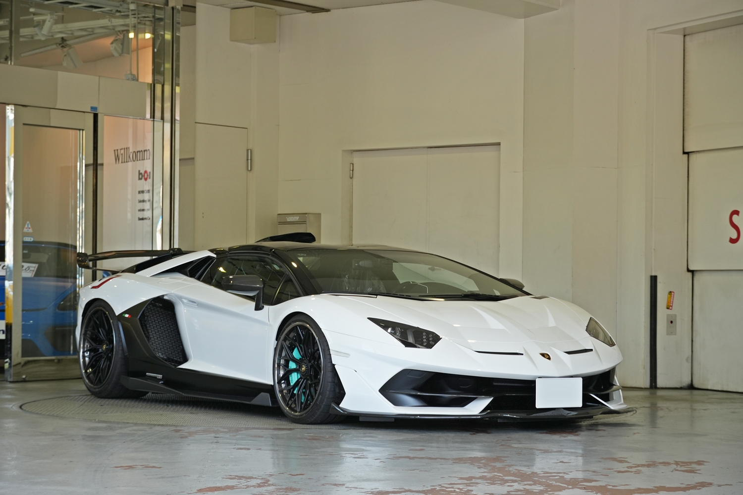 Lamborghini Aventador　SVJ　アヴェンタドール　カスタム　エアロ　NOVITEC　1016　ローダウン　ROBERUTA　リフター　ホイール　アメ鍛　AL13