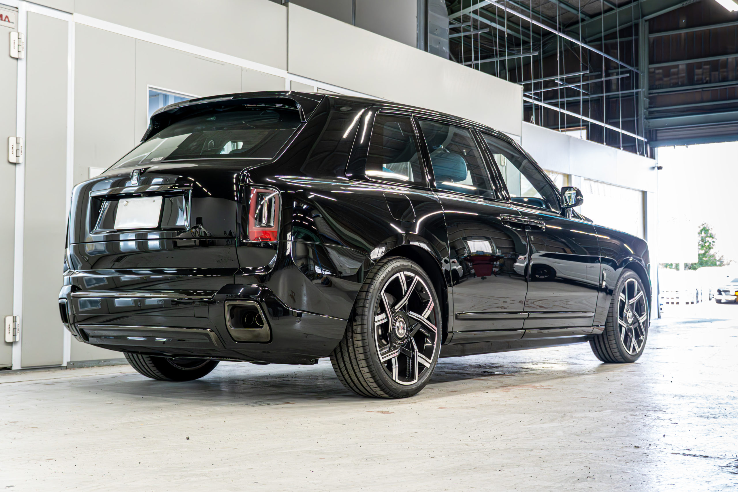 カリナン　マンソリー　シリーズ2　ロールスロイス　カスタム　CULLINAN MANSORY