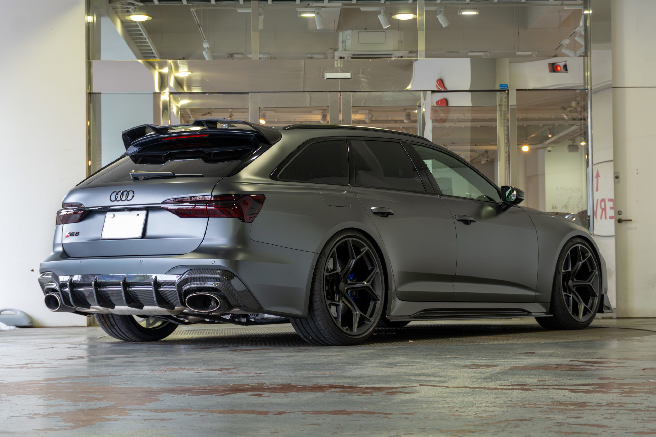 RS6 C8 カスタム　カーボンパーツ　ローダウン　EVENTURI エアクリ　KW