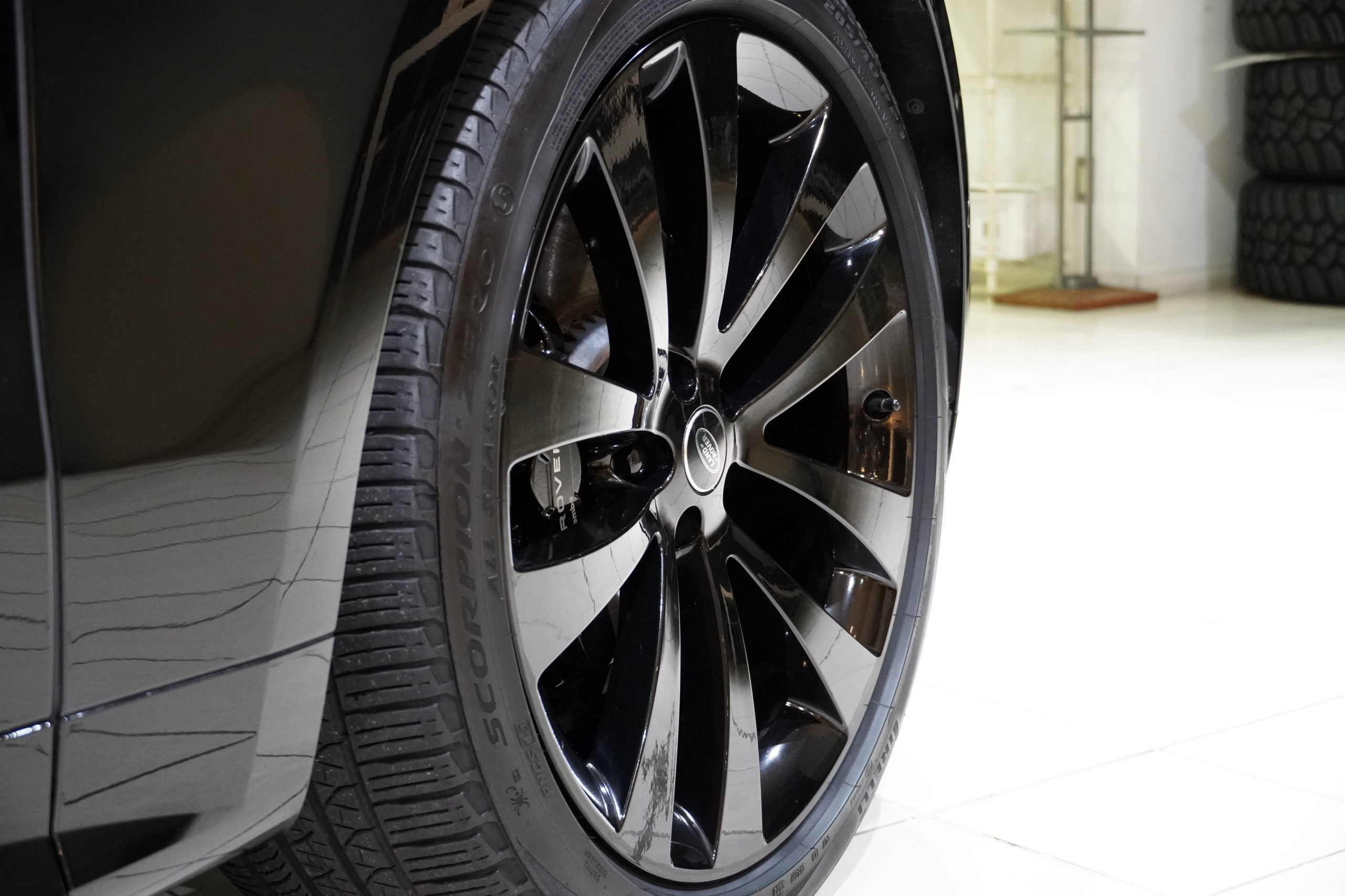 ﾗﾝﾄﾞﾛｰﾊﾞｰ　ﾚﾝｼﾞﾛｰﾊﾞｰｽﾎﾟｰﾂ　ﾛｰﾝﾁｴﾃﾞｨｼｮﾝ　P400　輸入車　販売　買取　ｶｽﾀﾑ　ﾄﾞﾚｽｱｯﾌﾟ　bond　ﾎﾞﾝﾄﾞ　東京