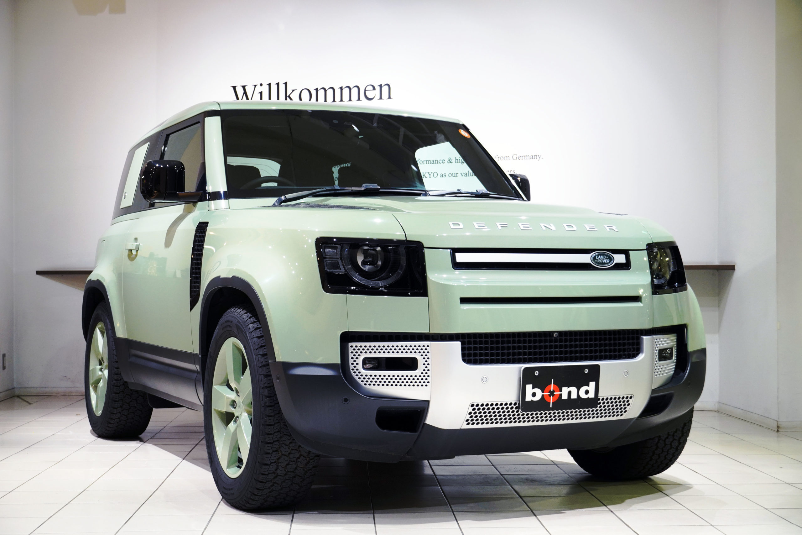 LANDROVER DEFENDER 90 ランドローバー　ディフェンダー　特別仕様車　限定車　75th　輸入車　販売　買取　bond　ボンド　カスタム　ドレスアップ　東京　