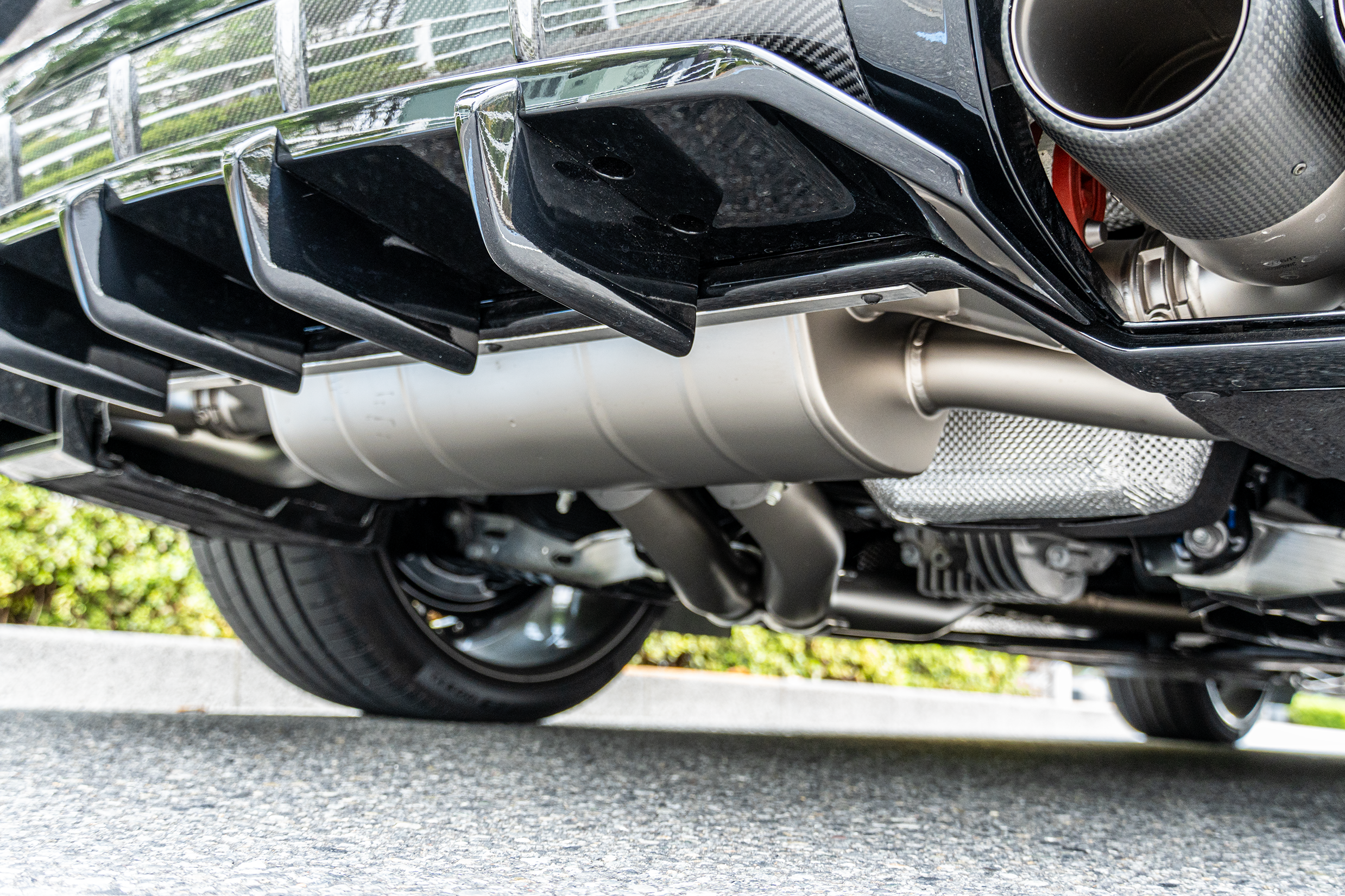 カイエン　マフラー　AKRAPOVIC チタン　TECHART ANRKY カスタム