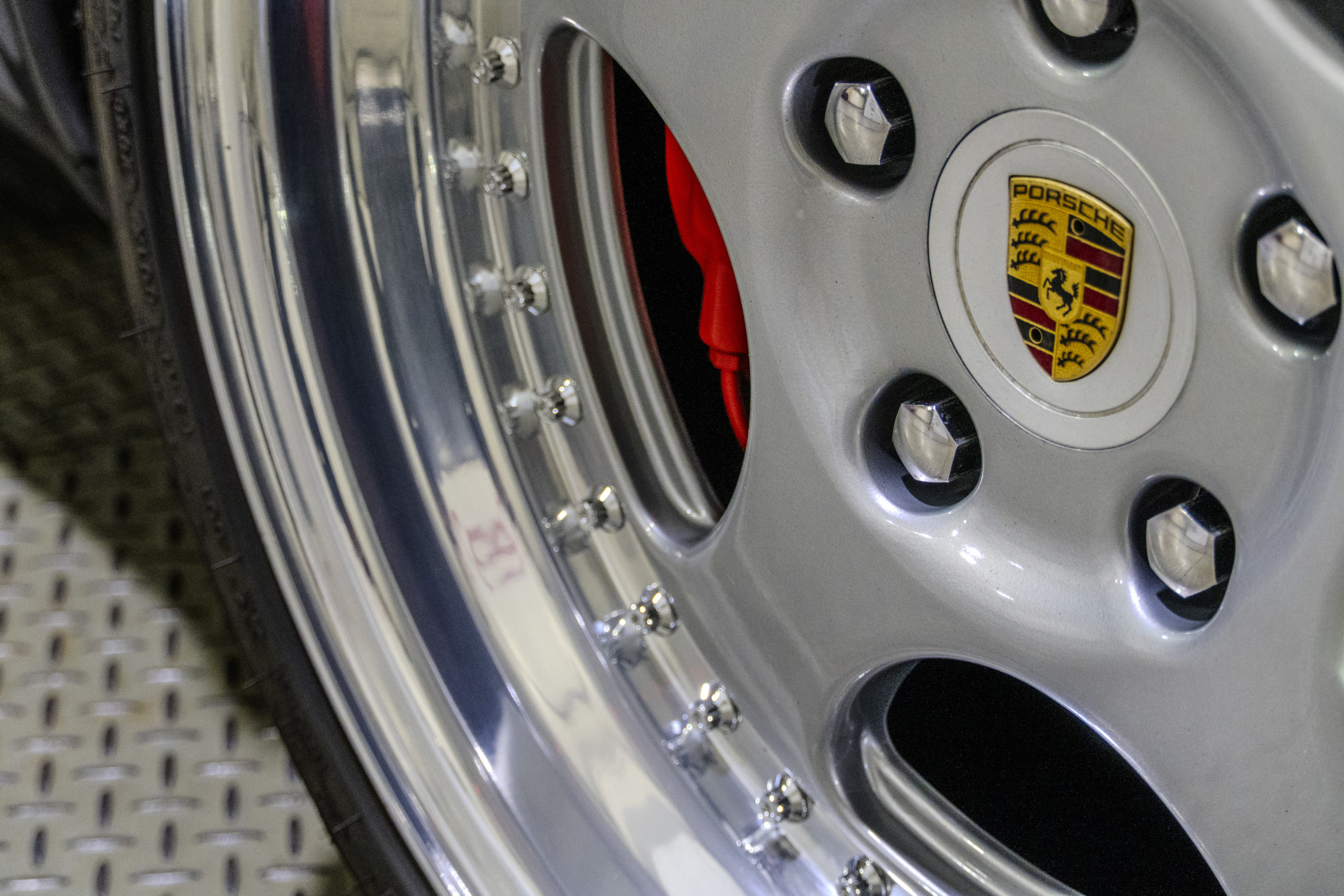 PORSCHE　ポルシェ　993　カスタム　ローダウン　ホイール　18インチ　鍛造ホイール　ニュートレイル