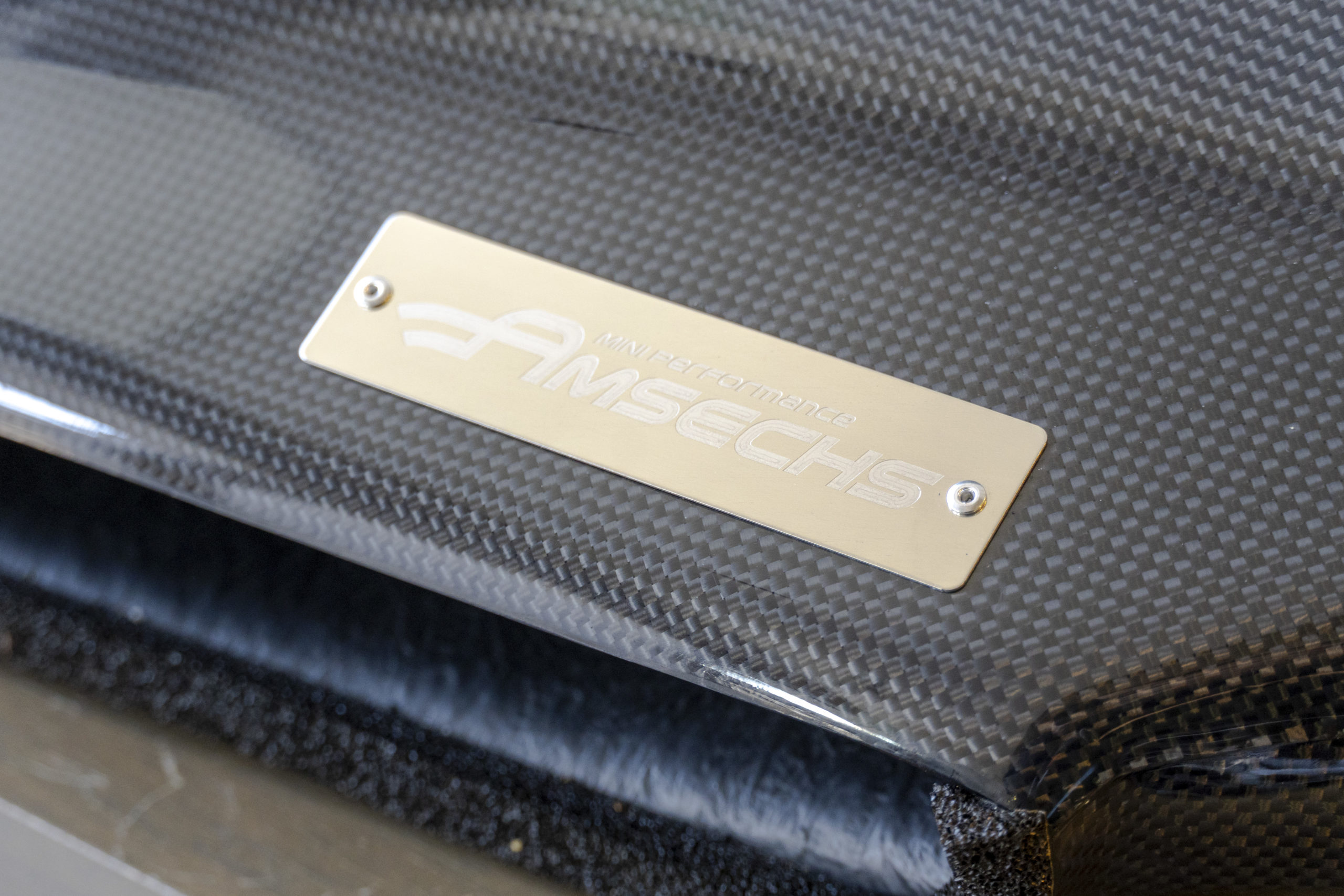 ミニ　F66　F67
チューニング　カスタム　エアインテーク　カーボン　ラムエアー　アムゼックス