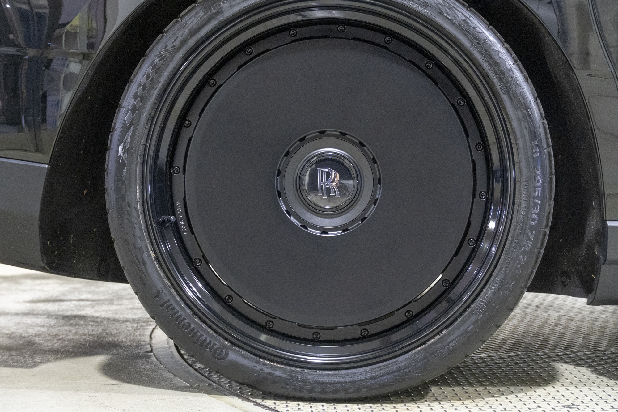 RollsRoyce　Cullinan　24インチ　アメ鍛　MV　FORGED　カスタム　ローダウン　エアサスコントローラー