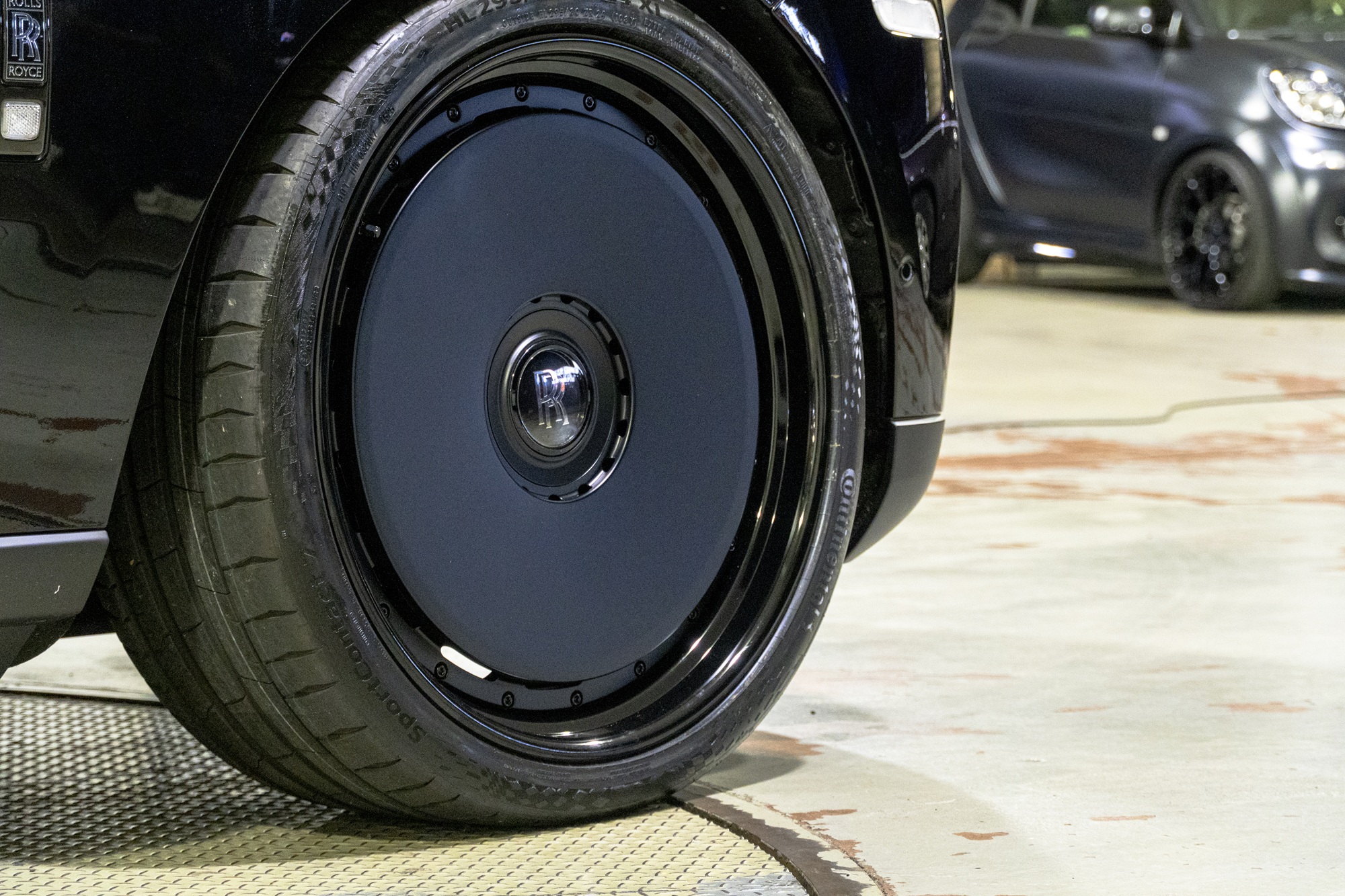 RollsRoyce　Cullinan　24インチ　アメ鍛　MV　FORGED　カスタム　ローダウン　エアサスコントローラー