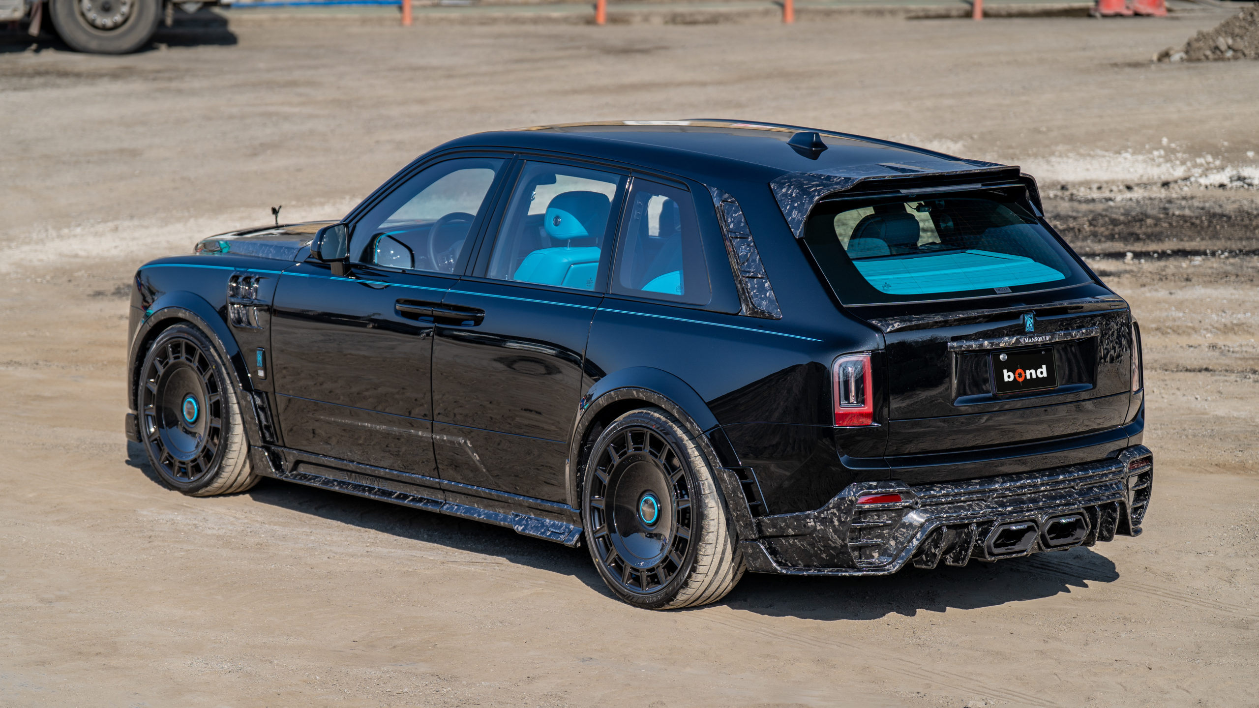 RollsRoyce　Cullinan　MANSORY　ワイドボディ　カーボンパーツ　カスタム
ロールスロイス　カリナン