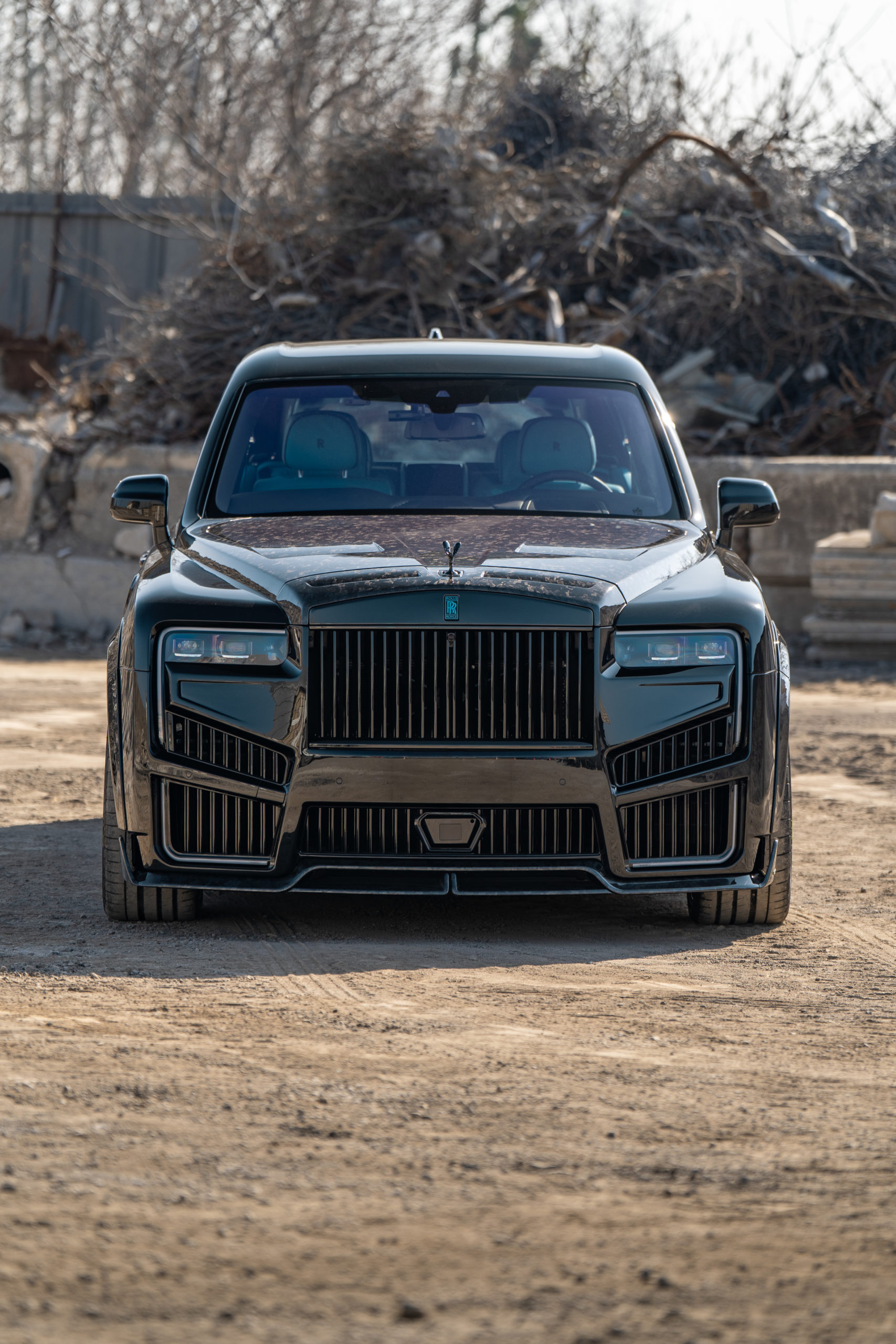 RollsRoyce　Cullinan　MANSORY　ワイドボディ　カーボンパーツ　カスタム
ロールスロイス　カリナン