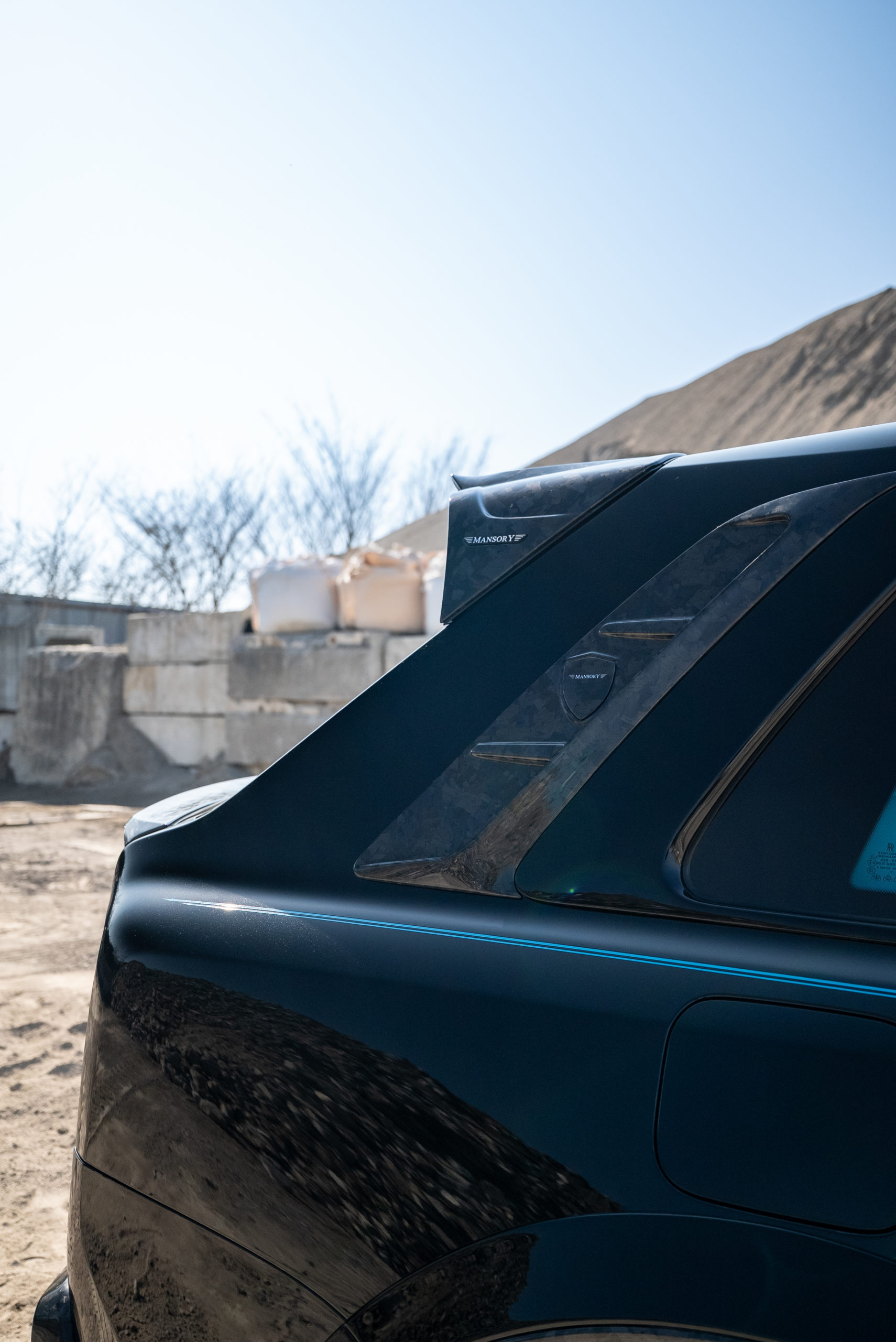 RollsRoyce　Cullinan　MANSORY　ワイドボディ　カーボンパーツ　カスタム
ロールスロイス　カリナン