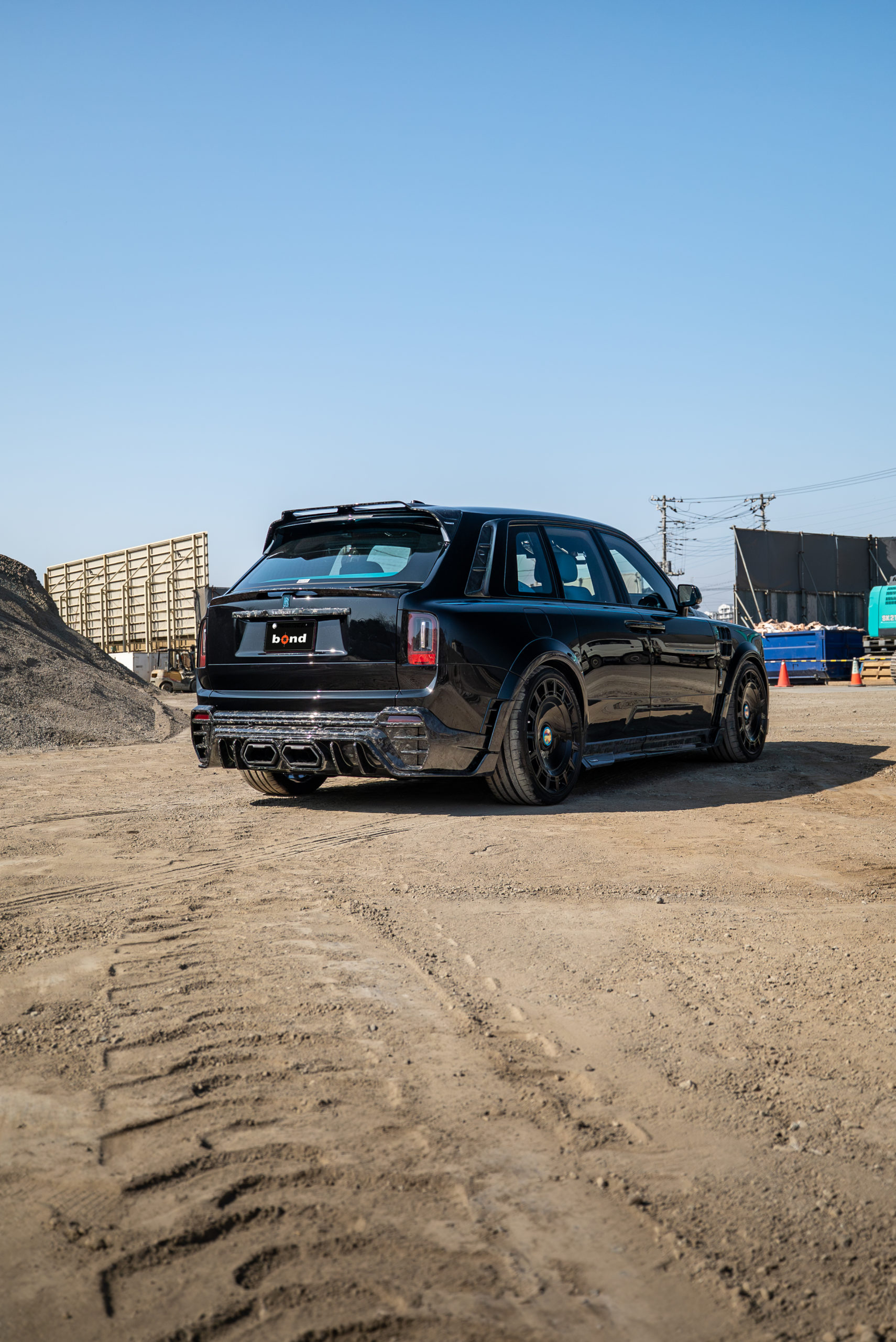 RollsRoyce　Cullinan　MANSORY　ワイドボディ　カーボンパーツ　カスタム
ロールスロイス　カリナン