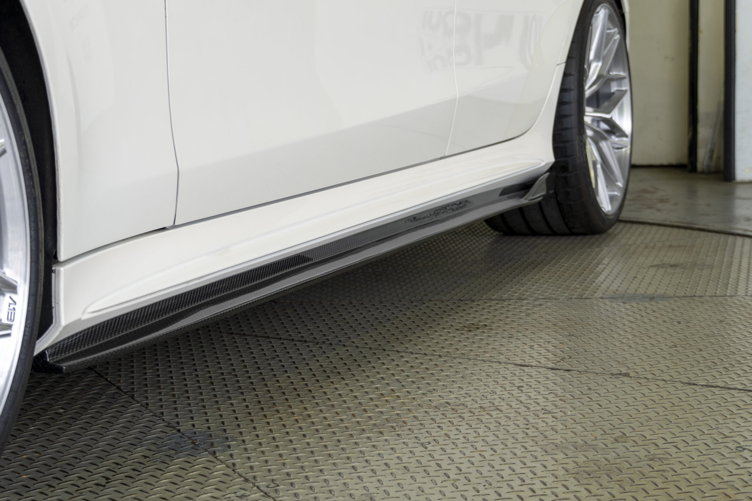 GT43　GT53　AMG　メルセデス　ベンツ　エアロ　ホイール　東京　ローダウン　カーボンパーツ