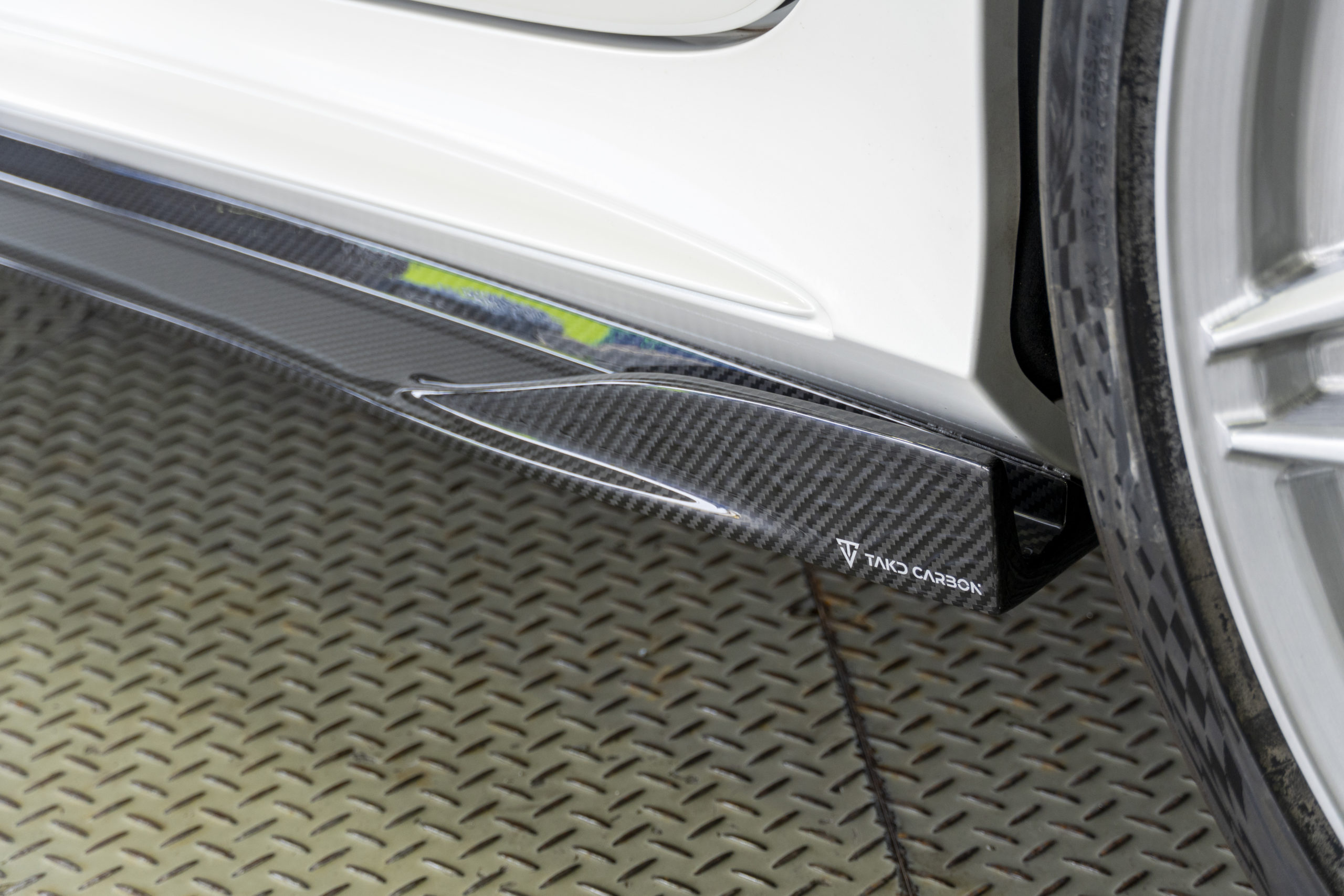 GT43　GT53　AMG　メルセデス　ベンツ　エアロ　ホイール　東京　ローダウン　カーボンパーツ