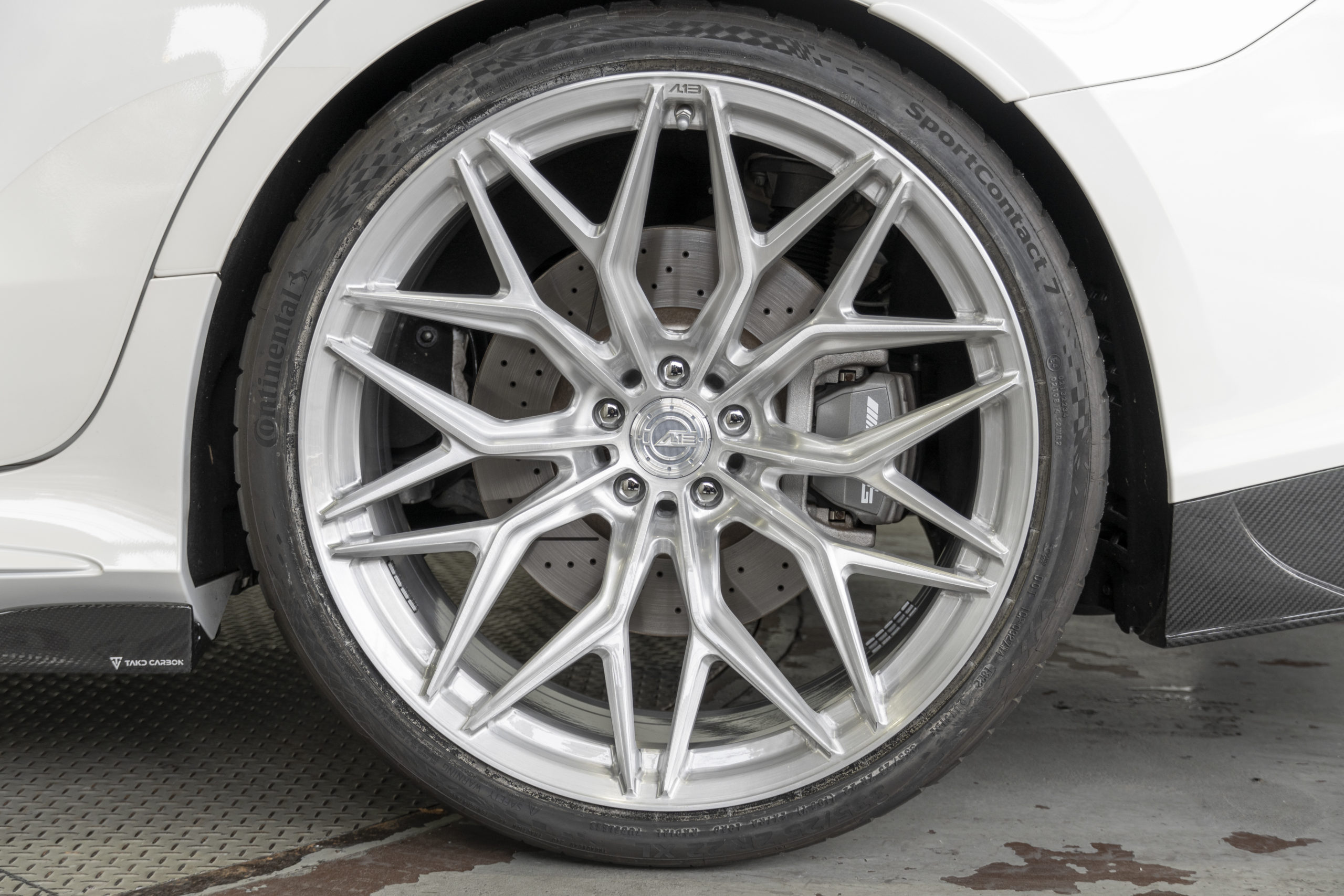 GT43　GT53　AMG　メルセデス　ベンツ　エアロ　ホイール　東京　ローダウン　カーボンパーツ　