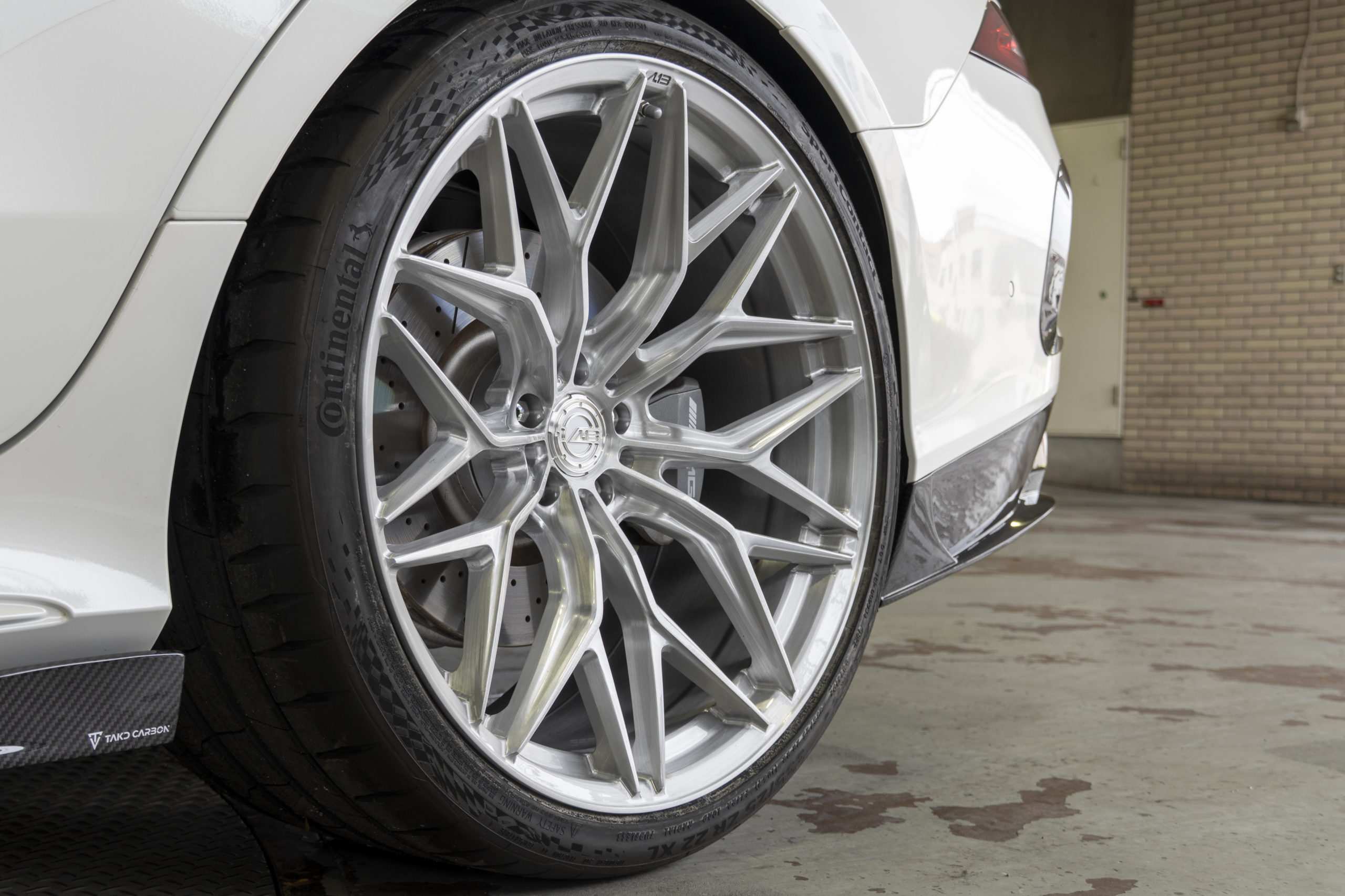 GT43　GT53　AMG　メルセデス　ベンツ　エアロ　ホイール　東京　ローダウン　カーボンパーツ