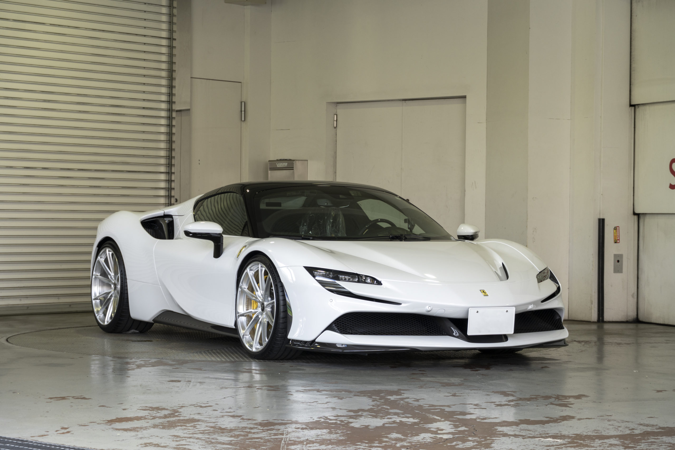 Ferrari フェラーリ SF90 カスタム ローダウン ホイール 22インチ アメ鍛 NOVITEC HRE bond