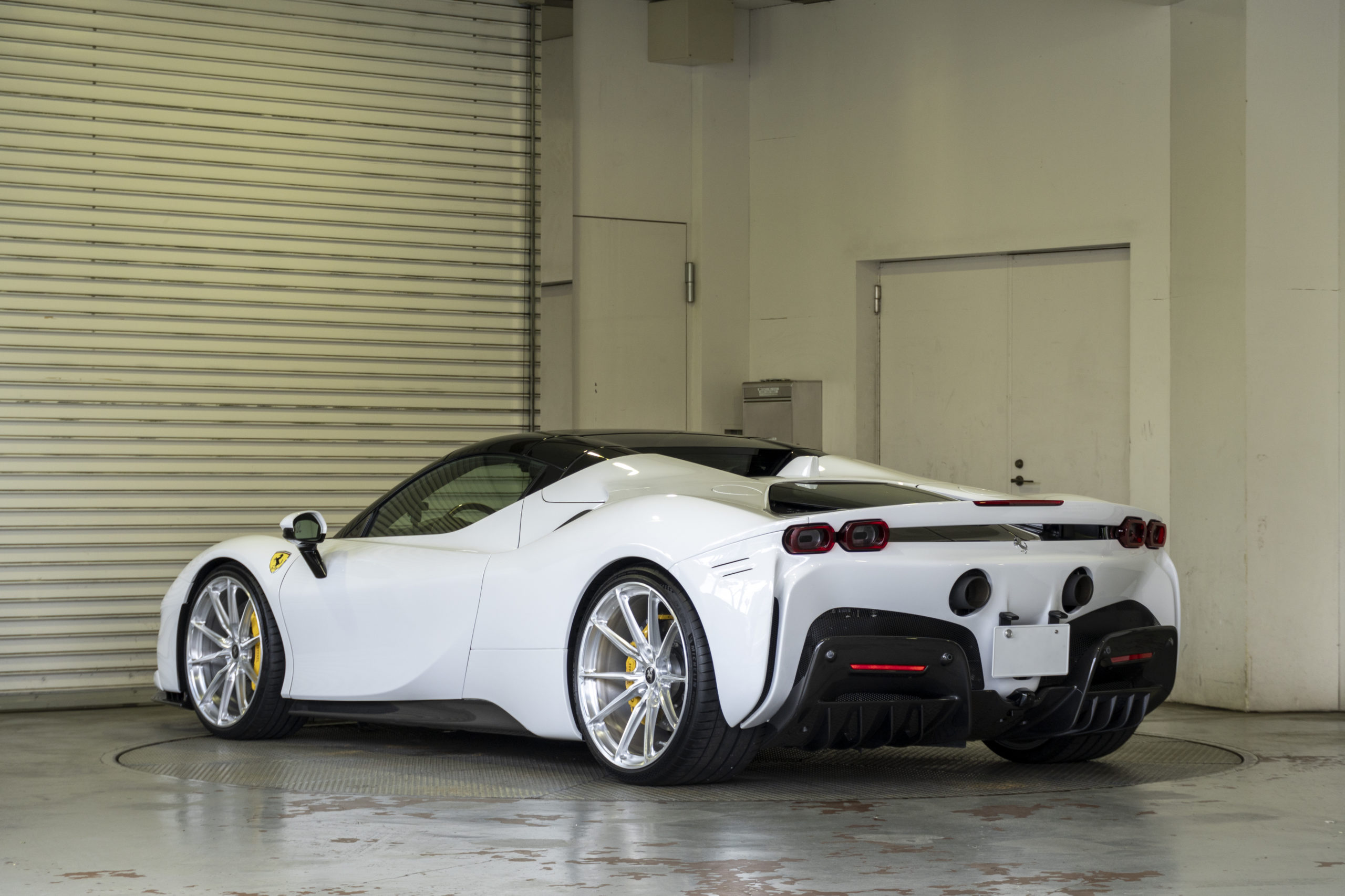 Ferrari フェラーリ SF90 カスタム ローダウン ホイール 22インチ アメ鍛 NOVITEC HRE bond