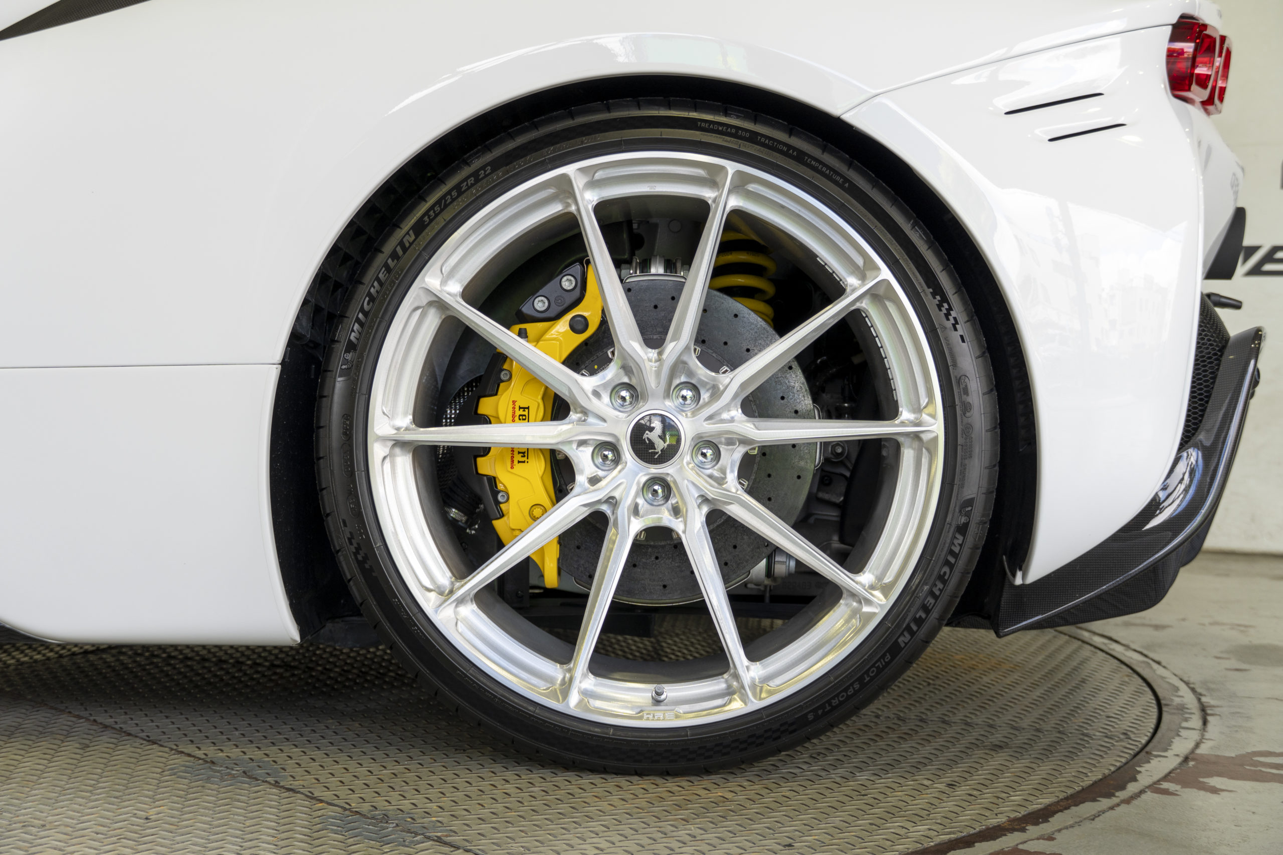 Ferrari フェラーリ SF90 カスタム ローダウン ホイール 22インチ アメ鍛 NOVITEC HRE bond