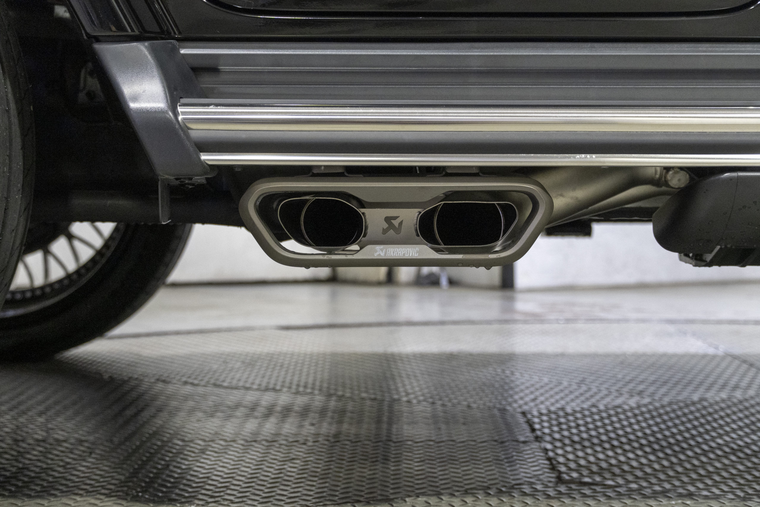 W465　マフラー　G63　車検対応　アクラポビッチ　Akrapovic　チタン