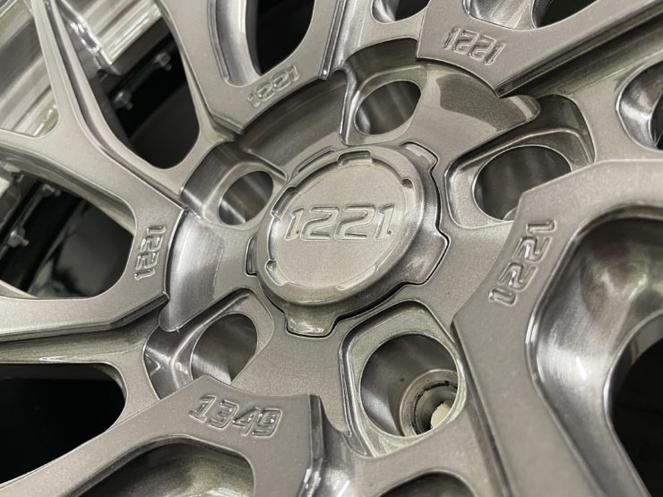APEX3.0 EDITION 21″ Brushed Gloss Gunmetal