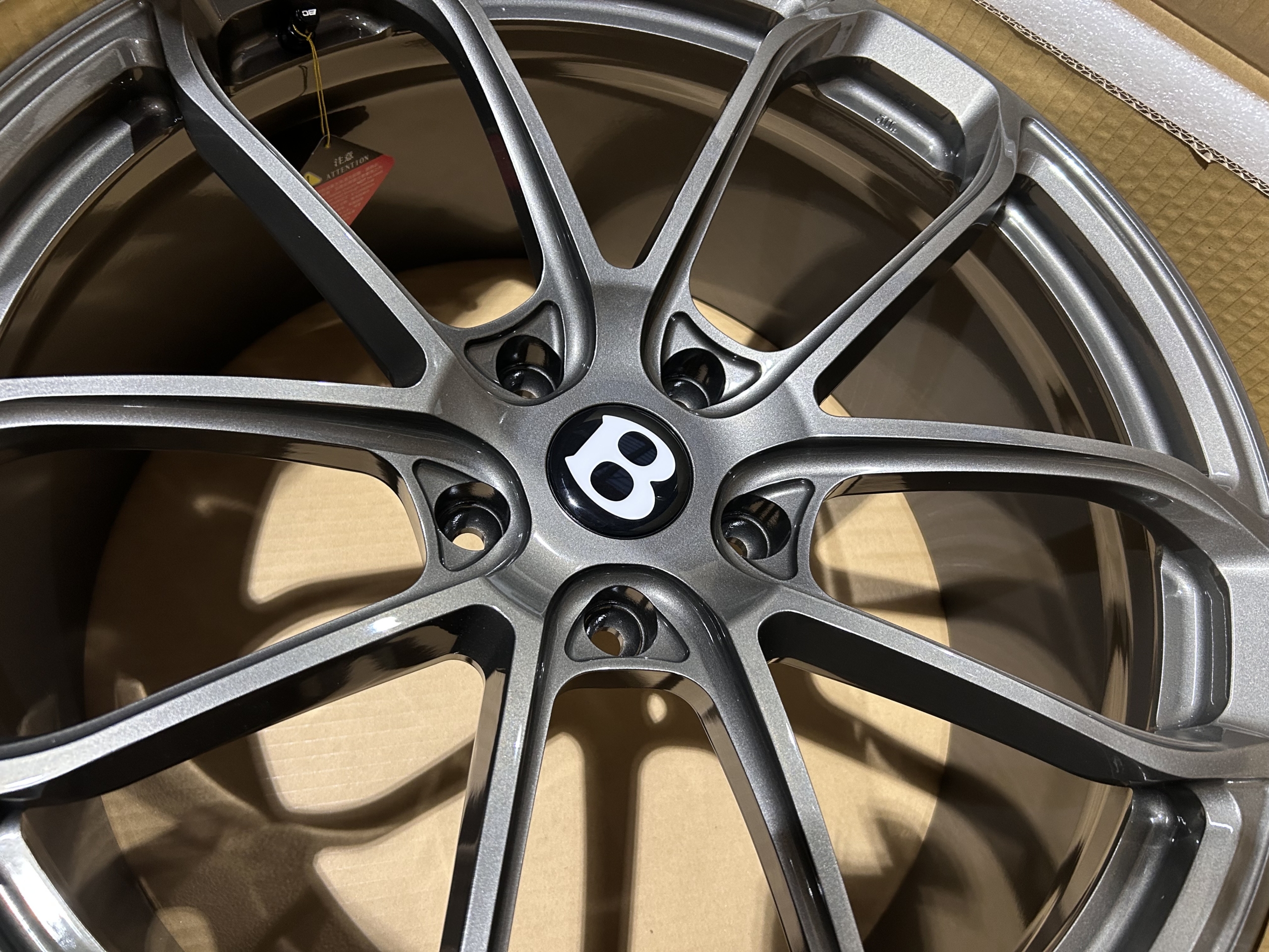 ベントレー　スタッドレスタイヤ