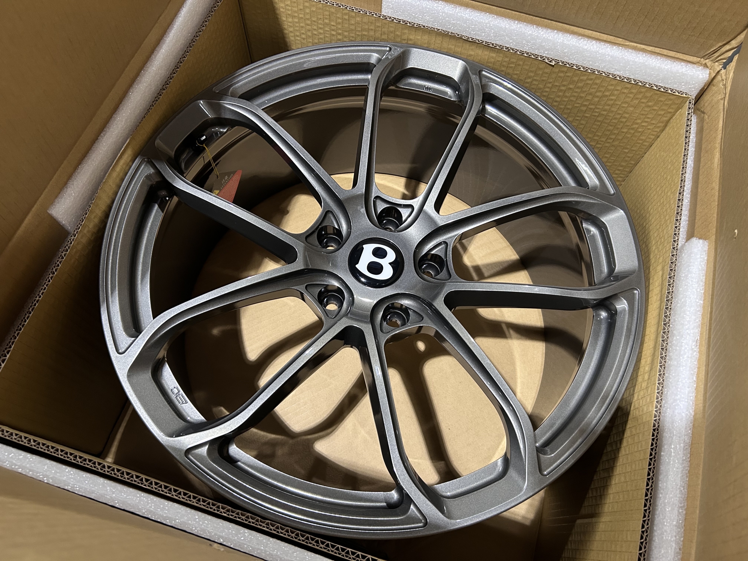 ベントレー　スタッドレスタイヤ