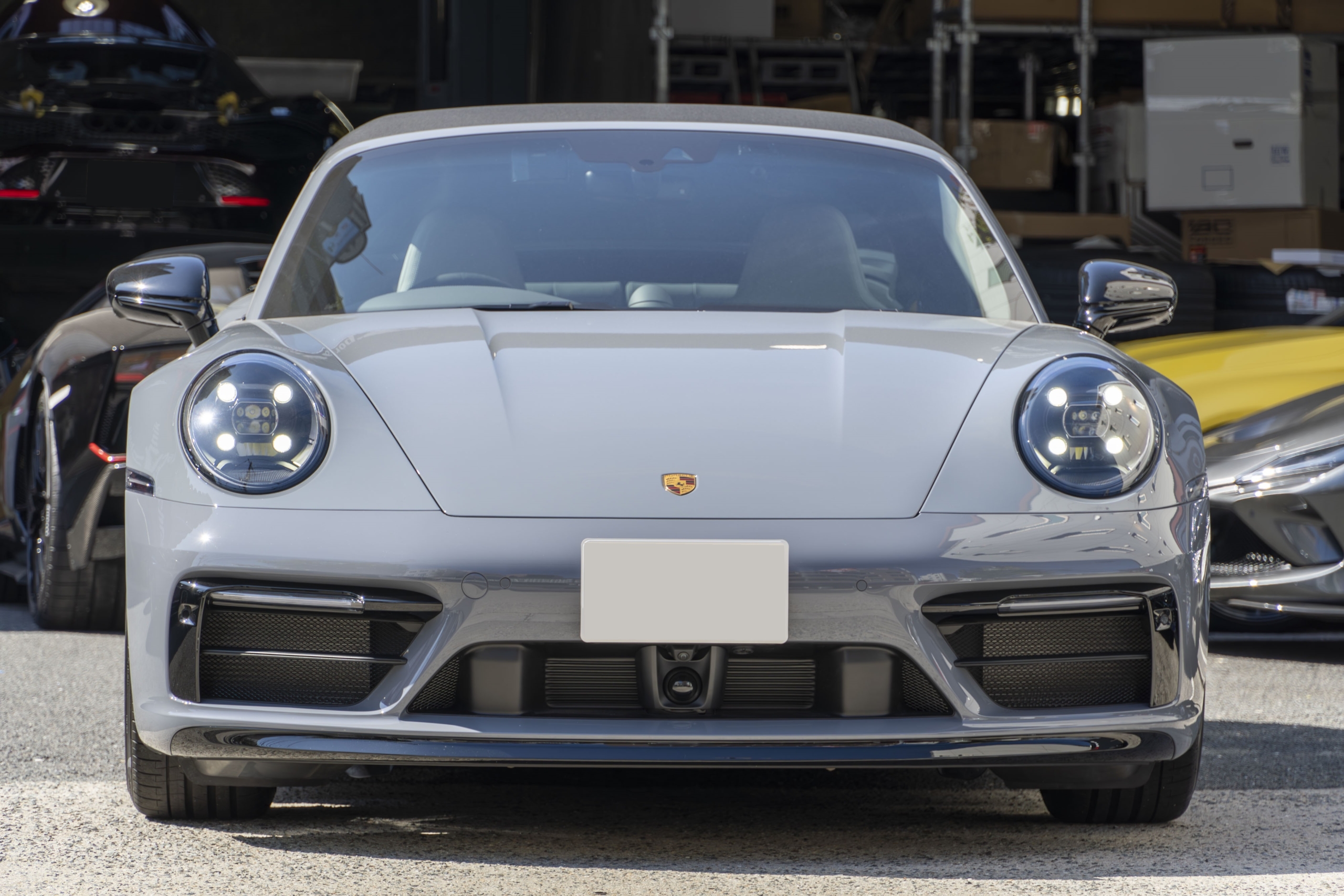 Porsche 992 Targa4 GTS×DB Carbon・バンパーダクトメッシュ・充電ポート・カスタム・ボンド大阪