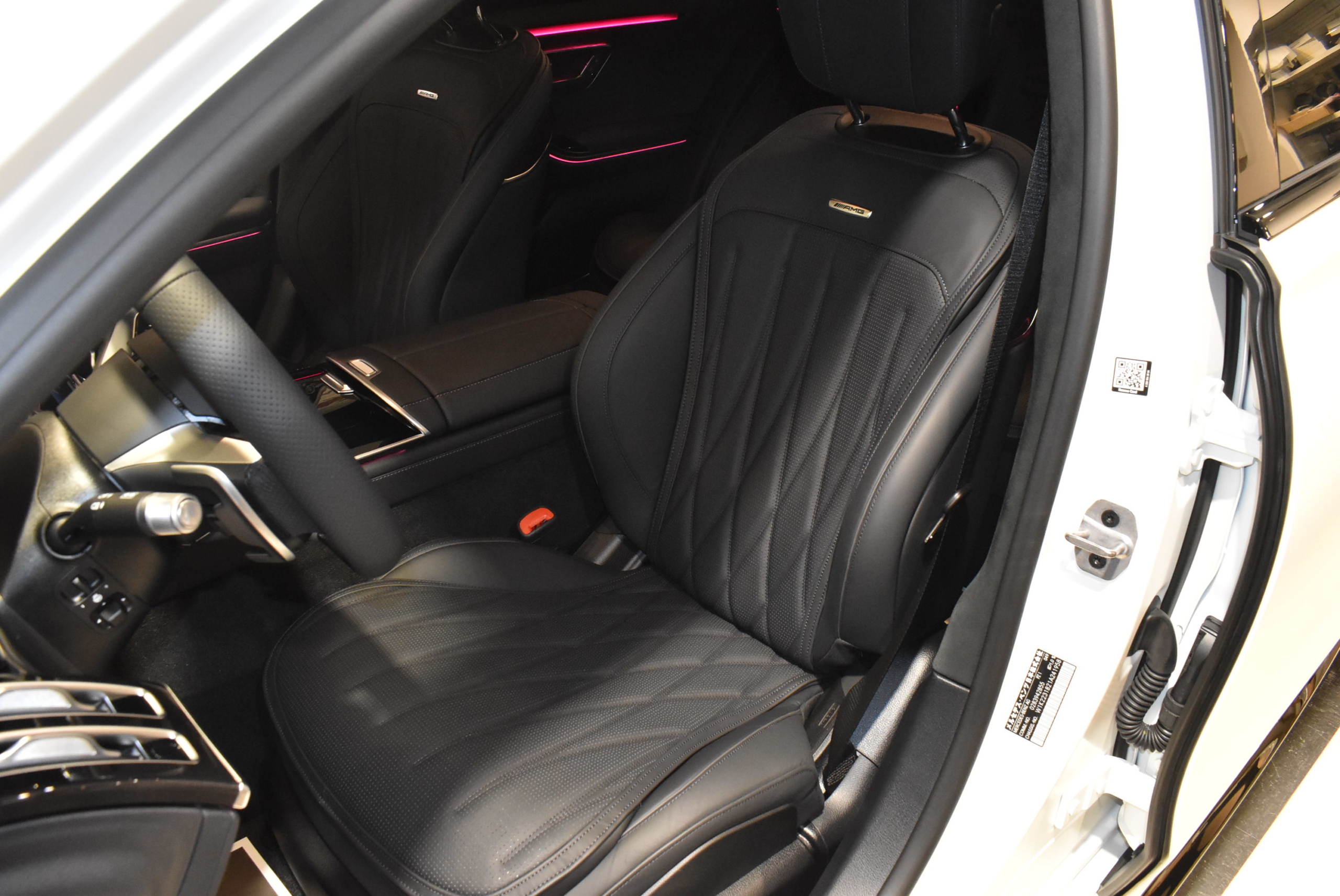 メルセデスAMG　S63　E　PERFORMANCE　カシミアホワイトマグノ　登録済未使用車　パノラミックスライディングルーフ　シートヒーター＆ベンチレーション