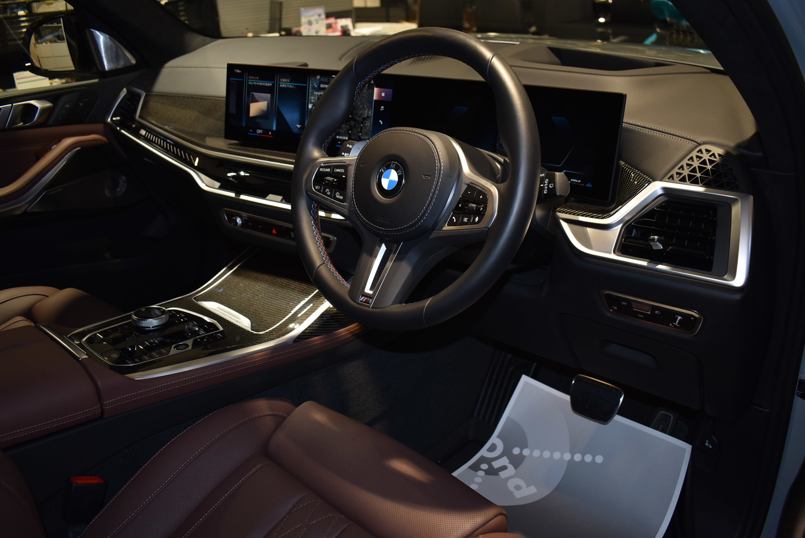 BMW X7 M60i ｘDrive　ブルックリングレー　２２インチOPアルミ　カーボンインテリア　パノラマルーフ　B&Wオーディオ
