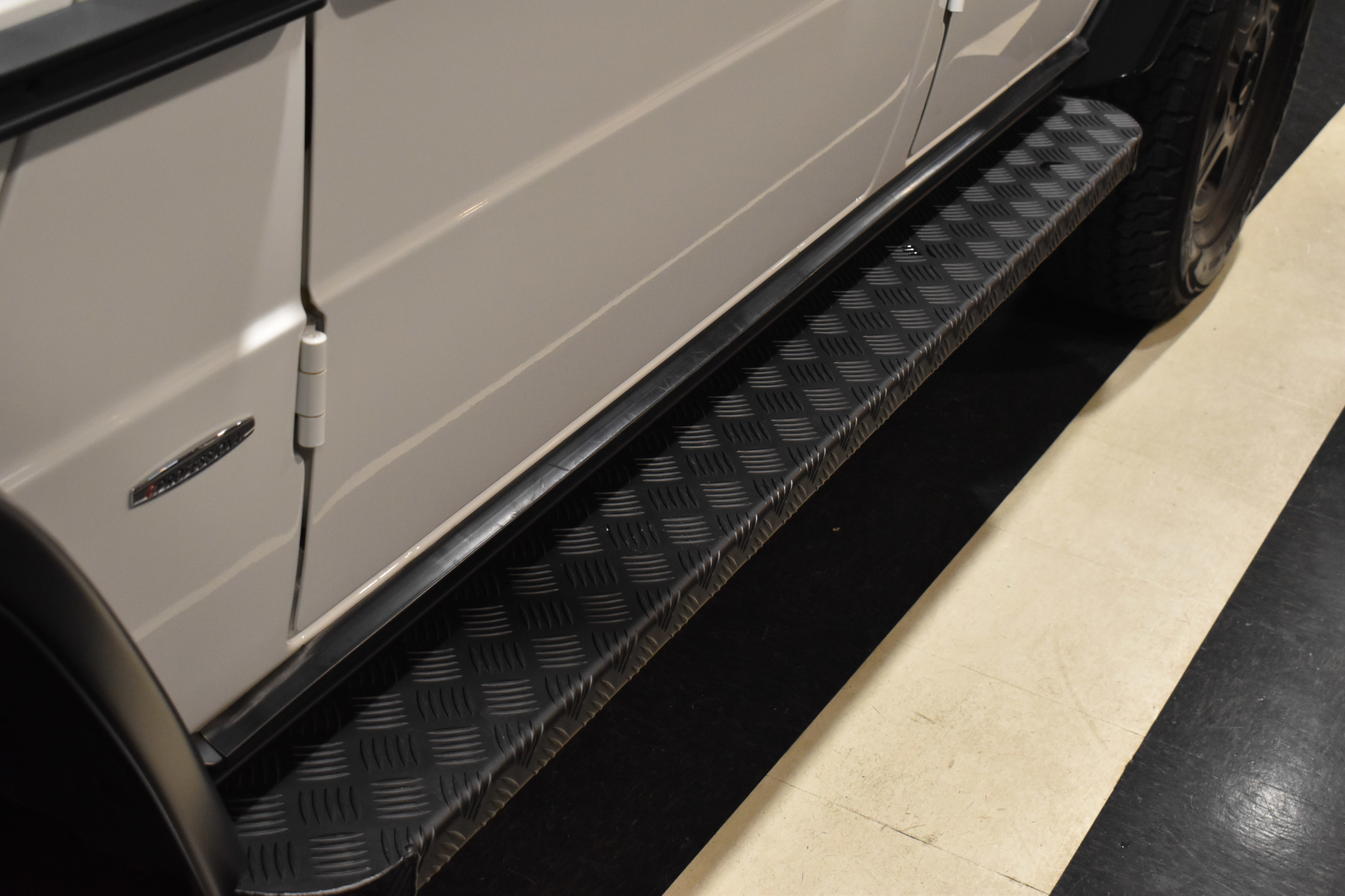 G350dプロフェッショナル　463台限定車　並行輸入車　スチールサイドステップ　パナソニック9インチナビ　クラッシックグリル　ホイールスペーサー