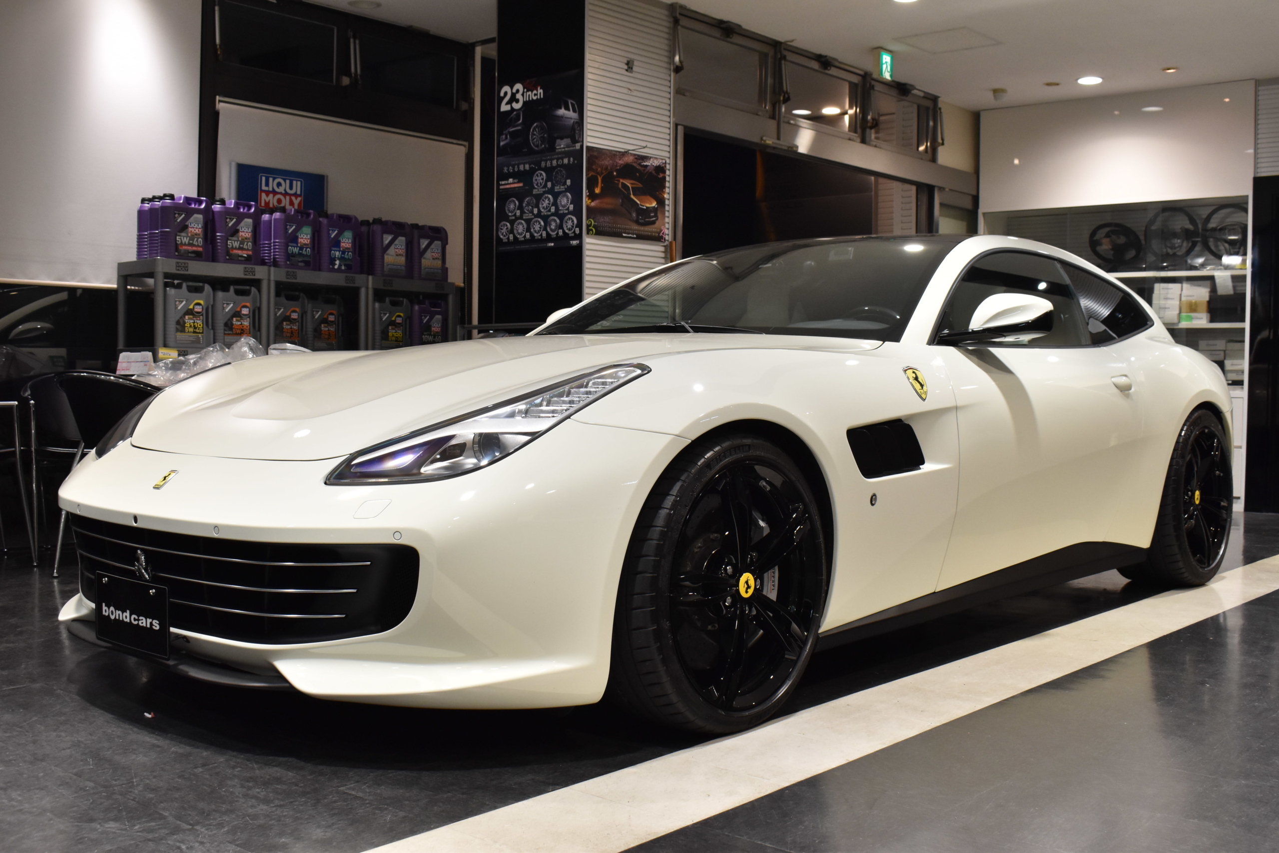 フェラーリ　GTC4Lusso　ルッソ　V12　４人乗り　ローダウン　カスタム　オプション多数　ボンドカーズ　ボンド大阪　新着入庫車両