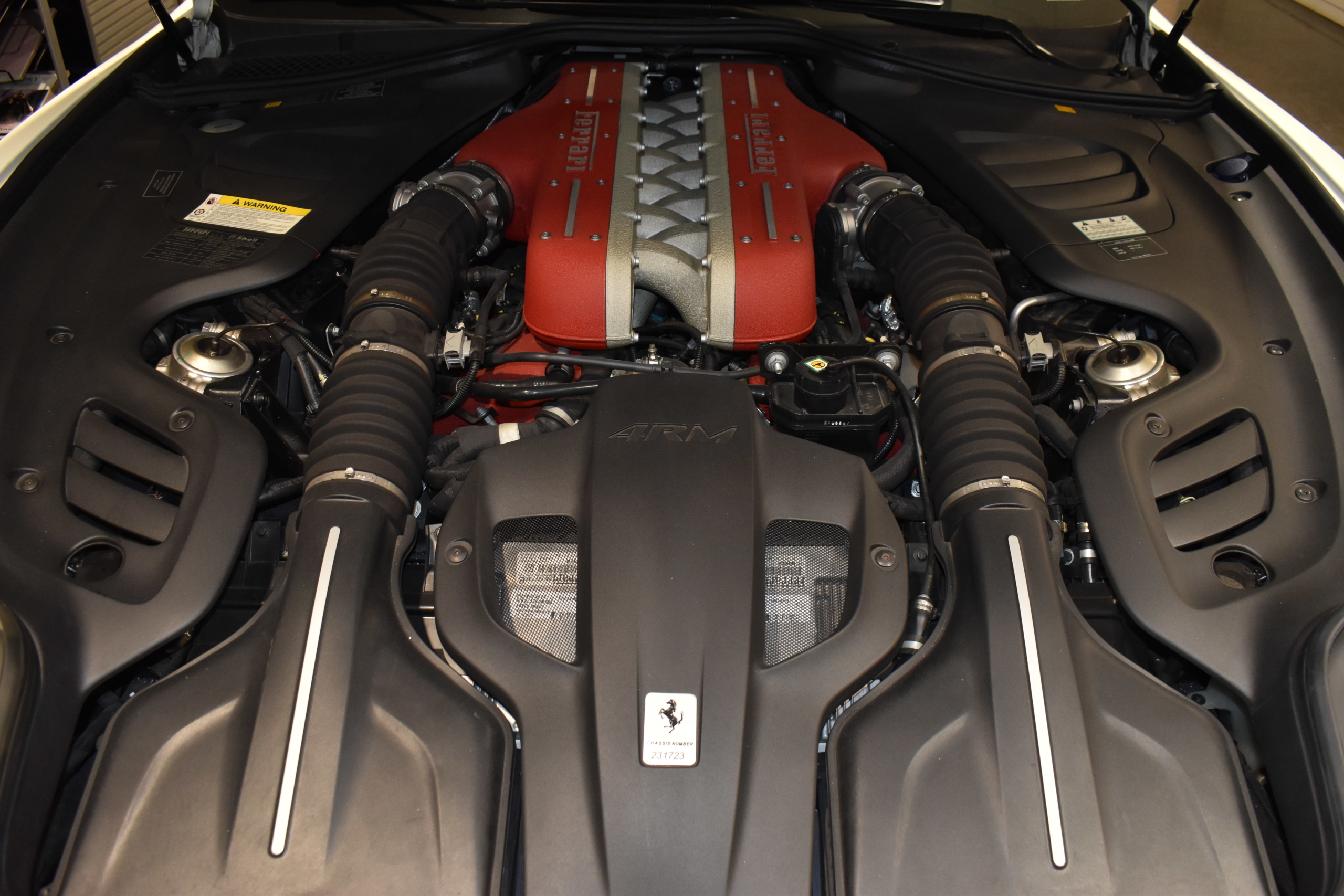 フェラーリ　GTC4Lusso　ルッソ　V12　４人乗り　ローダウン　カスタム　オプション多数　ボンドカーズ　ボンド大阪　新着入庫車両