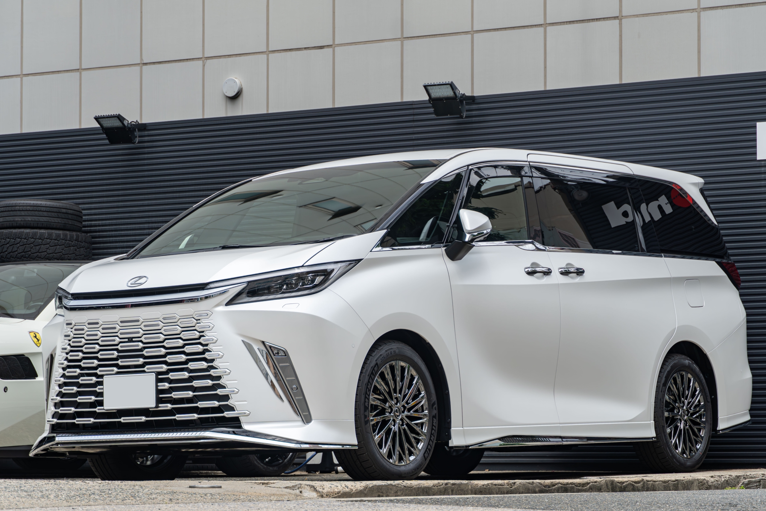 LEXUS LM500h×プロテクションフィルム施工！　ボンド大阪