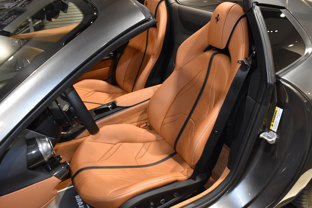 フェラーリ 812GTS V12 左ハンドル 新着入庫車両 ボンド大阪 ボンドカーズ