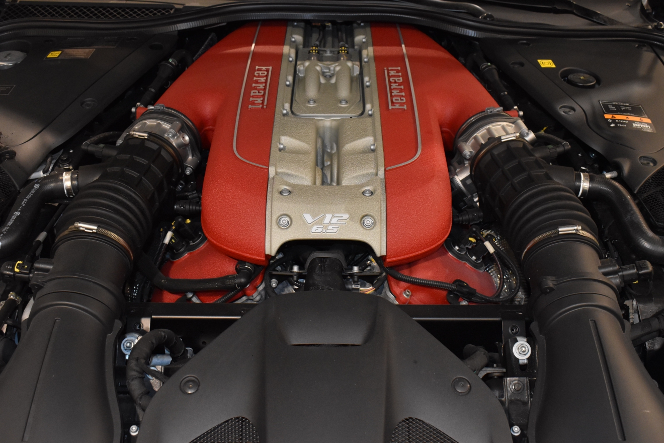 フェラーリ 812GTS V12 左ハンドル 新着入庫車両 ボンド大阪 ボンドカーズ