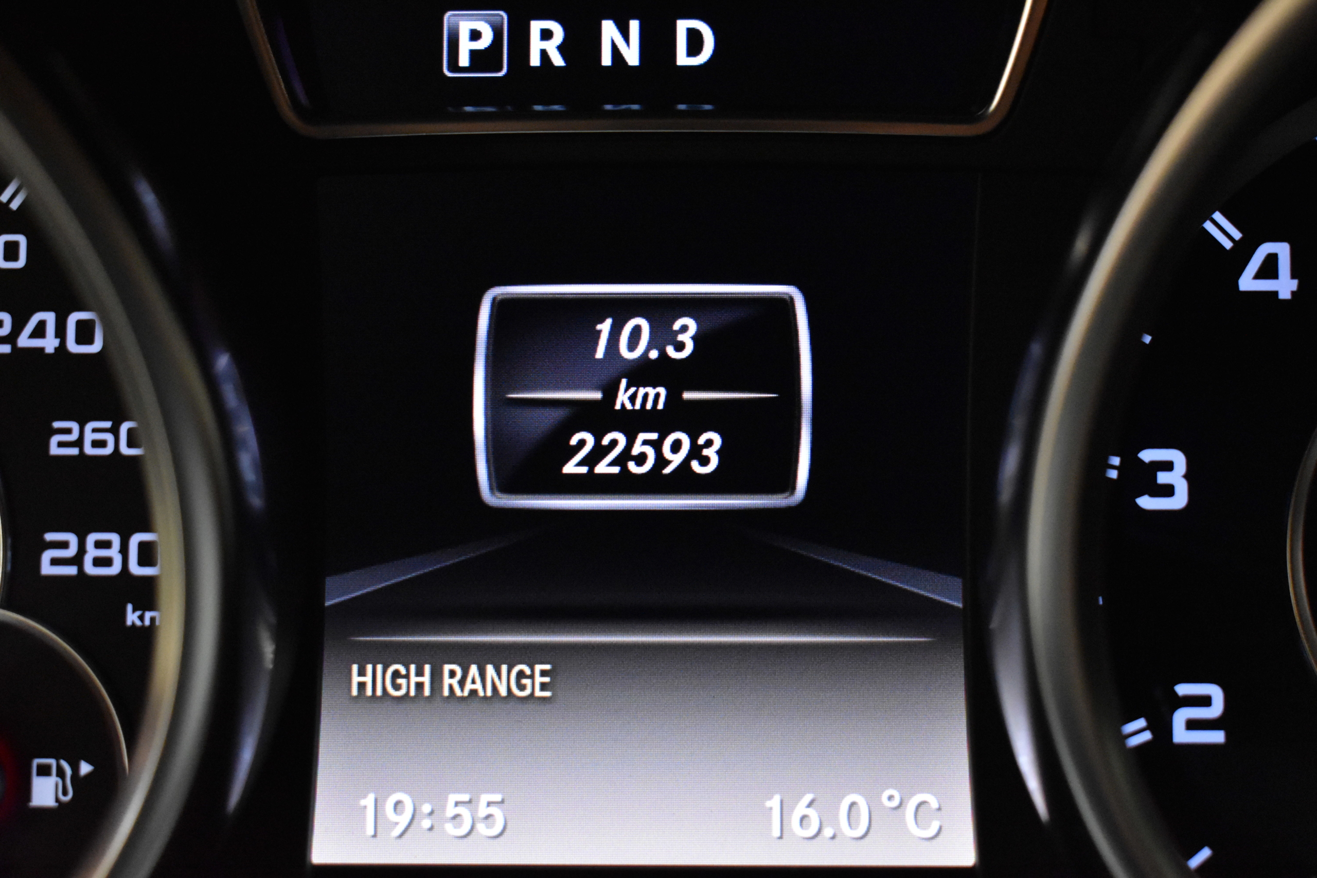 Ｇ６５　Ｖ１２エンジン　ブラバスマフラー　メッキグリル／ホイール　IIDサスペンション　ＥＤ４６３デカール　ｄｅｓｉｇｎｏエクスクルーシブインテリアＰＫＧ（ダイヤモンドステッチ／ｄｅｓｉｇｎｏレザーシート・ダッシュボード