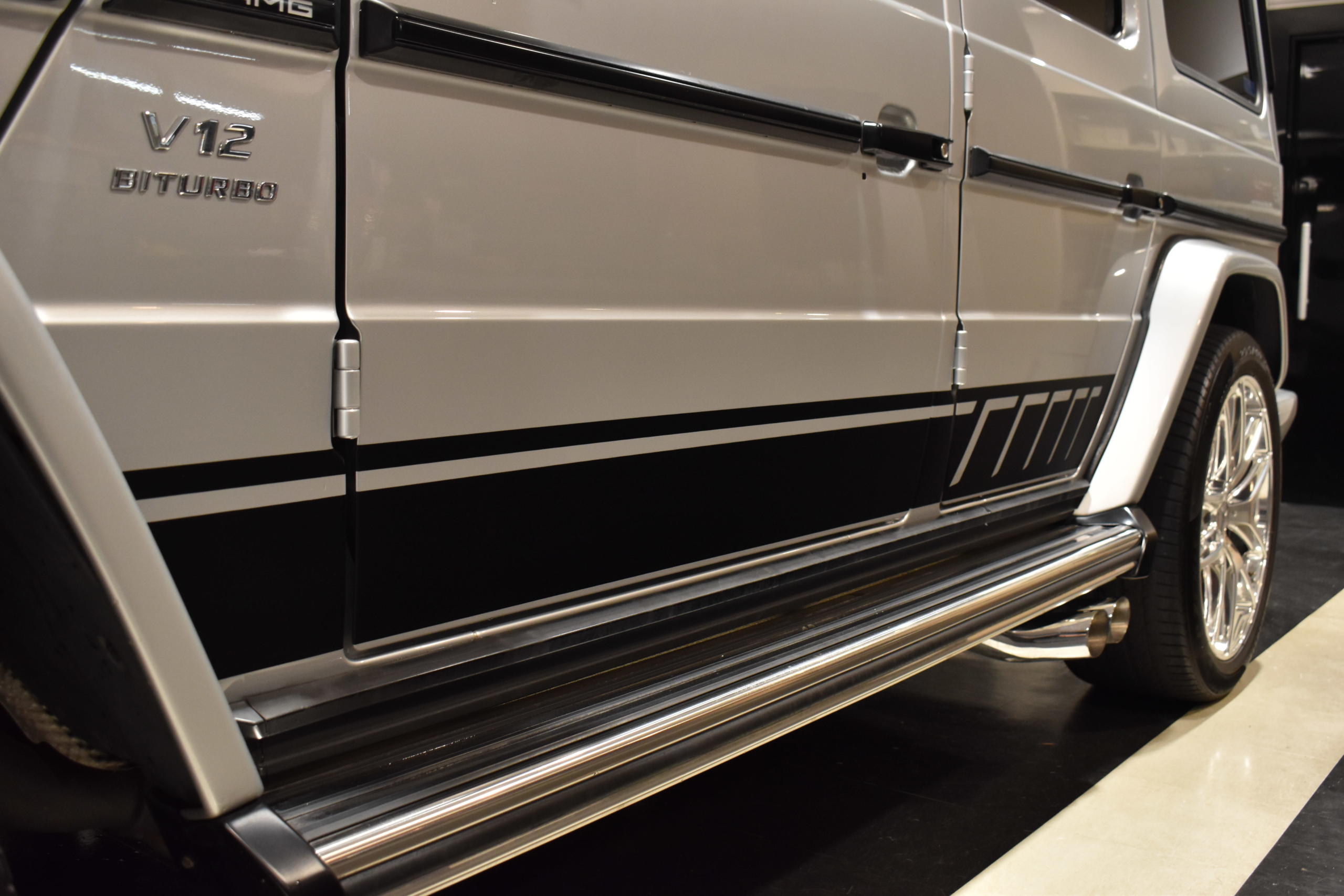 Ｇ６５　Ｖ１２エンジン　ブラバスマフラー　メッキグリル／ホイール　IIDサスペンション　ＥＤ４６３デカール　ｄｅｓｉｇｎｏエクスクルーシブインテリアＰＫＧ（ダイヤモンドステッチ／ｄｅｓｉｇｎｏレザーシート・ダッシュボード