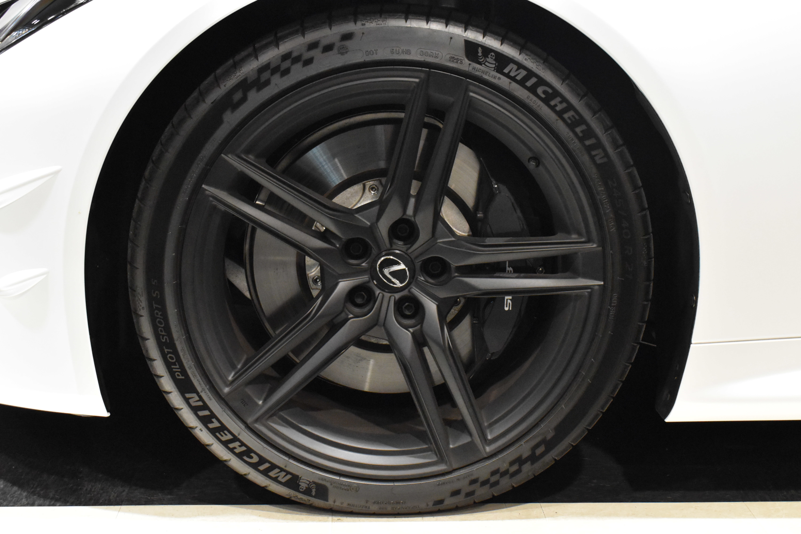 レクサス　LC　エッジ　限定車　新着入庫車両　ボンド大阪　ボンドカーズ　ボンドグループ