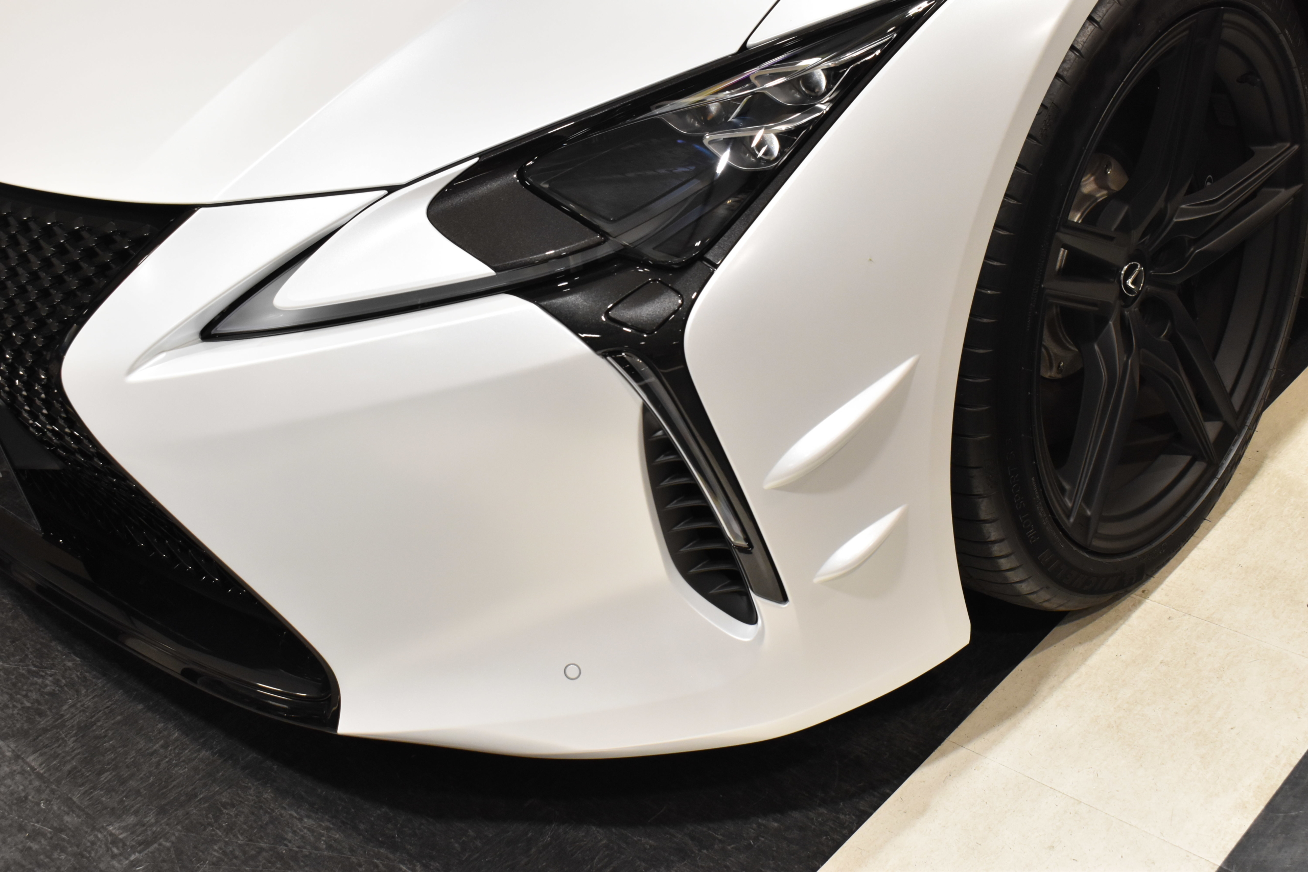 レクサス　LC　エッジ　限定車　新着入庫車両　ボンド大阪　ボンドカーズ　ボンドグループ