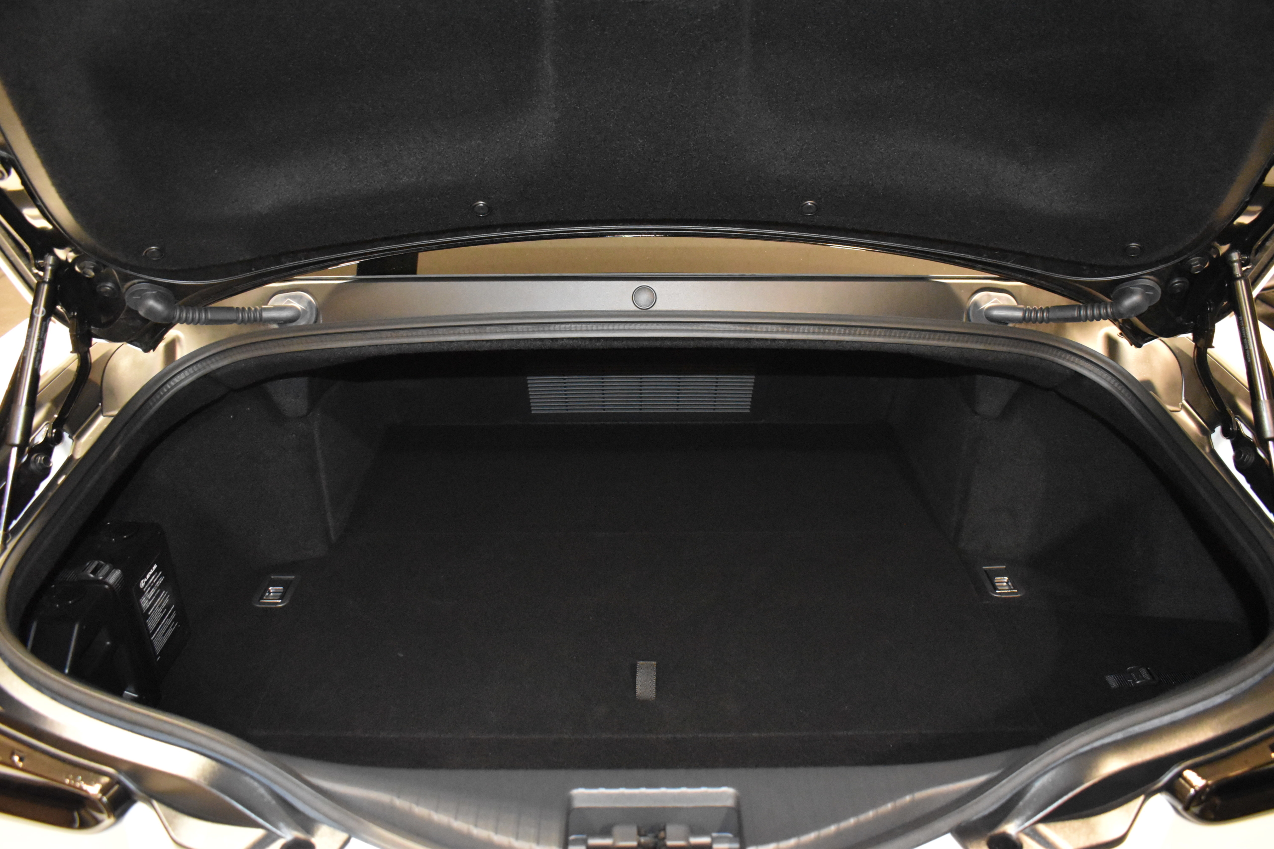 レクサス　LC　エッジ　限定車　新着入庫車両　ボンド大阪　ボンドカーズ　ボンドグループ