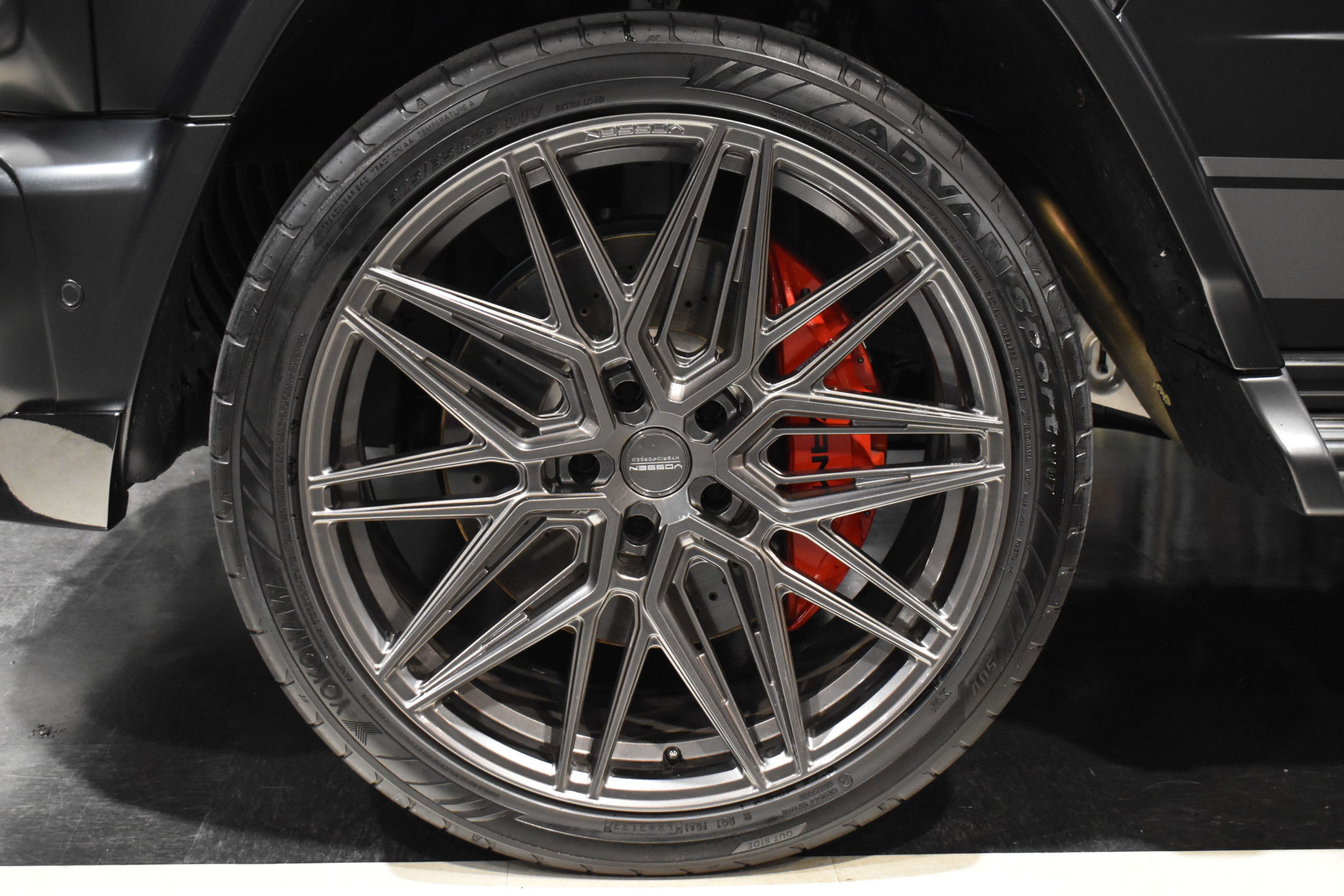 G63　マグノナイトブラック　レザーエクスクルーシブパッケージ　カーボンインテリア　TOPCARエアロ　VOSSEN23AW　電動サイドステップ　低ダストブレーキパッド