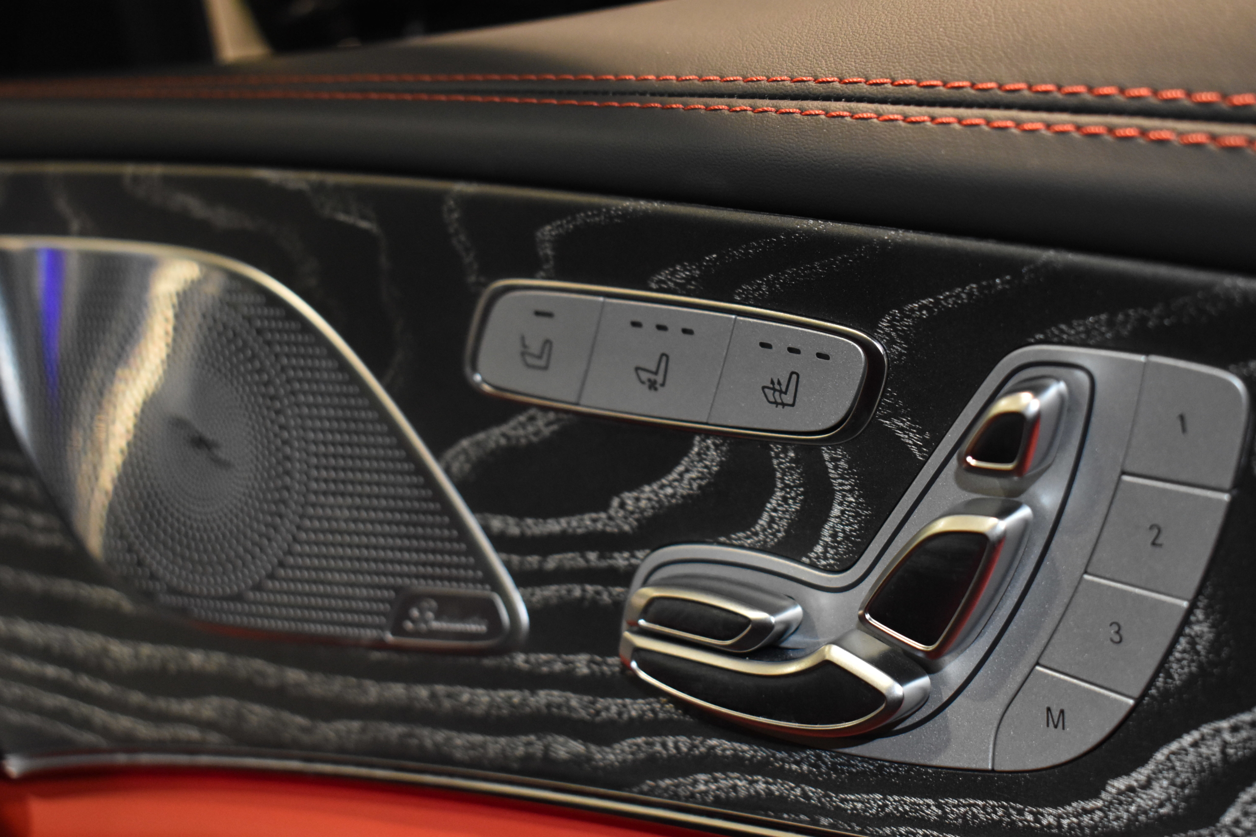 メルセデスAMG　GT53４ドアクーペ　グラファイトグレーマグノ　ナッパフルレザー/レッド　パノラミックルーフ　AMGダイナミックパッケージ 　BCフォージド22インチホイール+ロワリングKIT