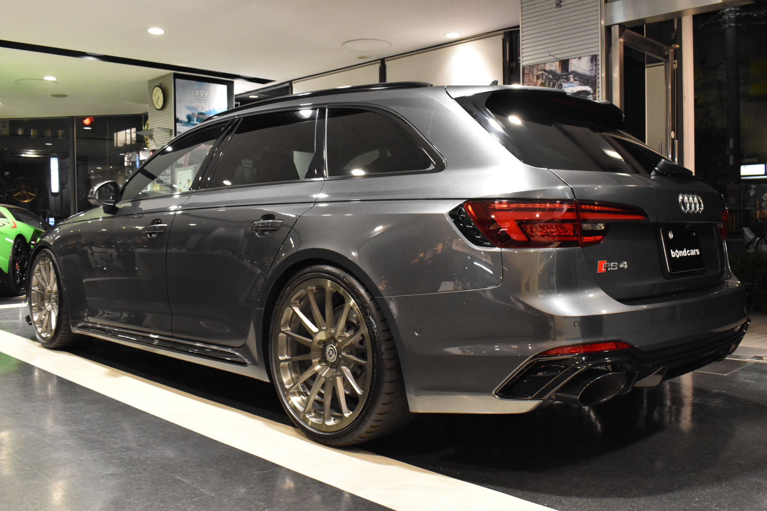 Audi RS4Avant アシスタンスパッケージ RSスポーツエキゾーストシステム HREホイール KW-HAS マクストンフロントスポイラー