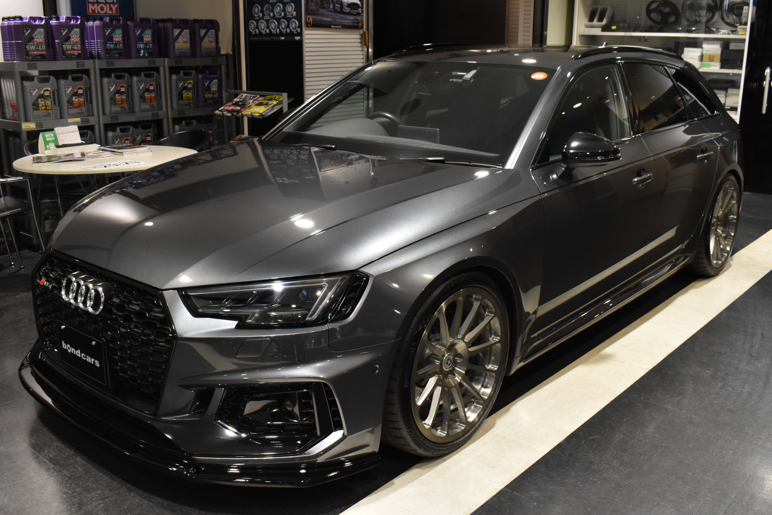 Audi RS4Avant アシスタンスパッケージ RSスポーツエキゾーストシステム HREホイール KW-HAS マクストンフロントスポイラー