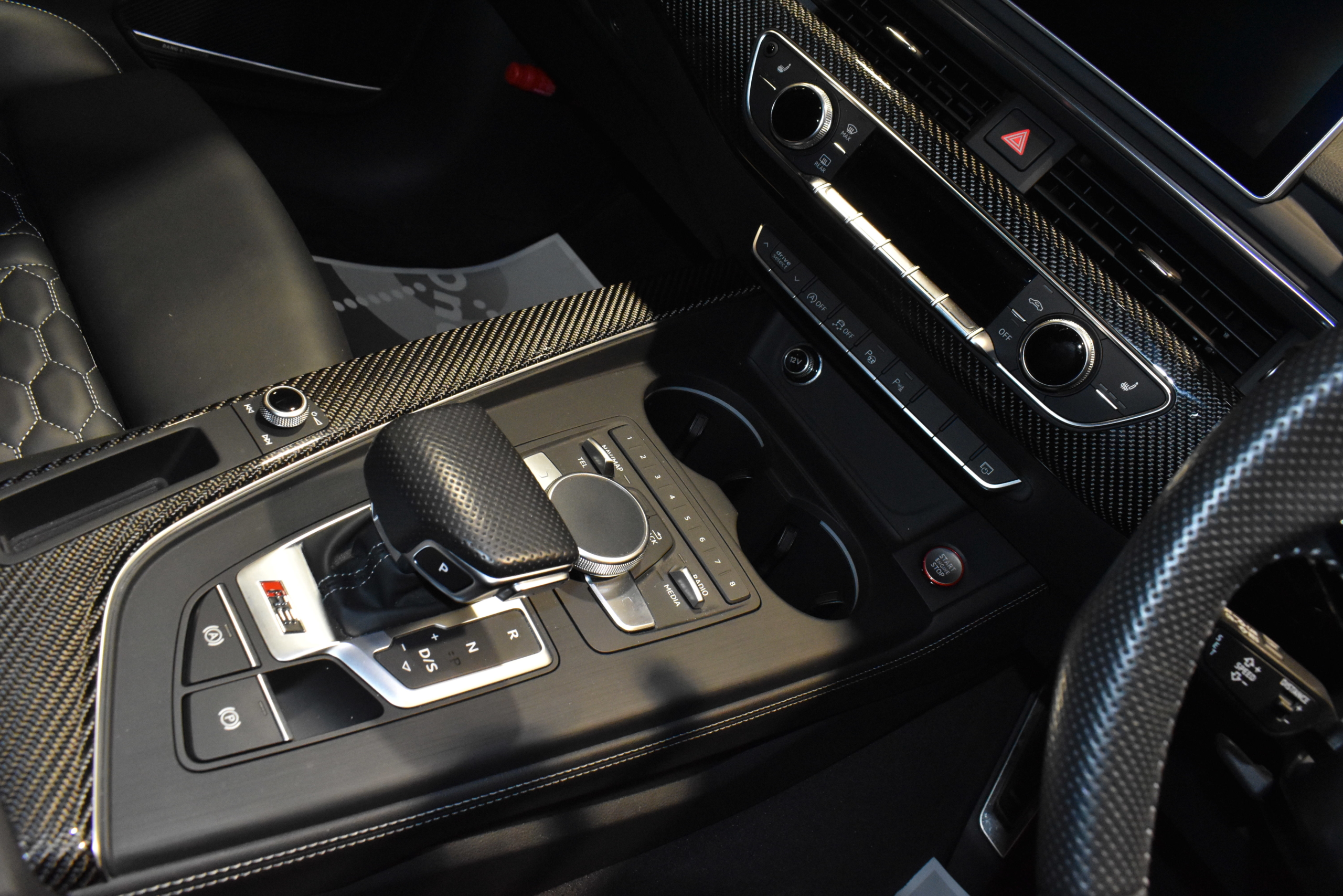 Audi RS4Avant アシスタンスパッケージ RSスポーツエキゾーストシステム HREホイール KW-HAS マクストンフロントスポイラー