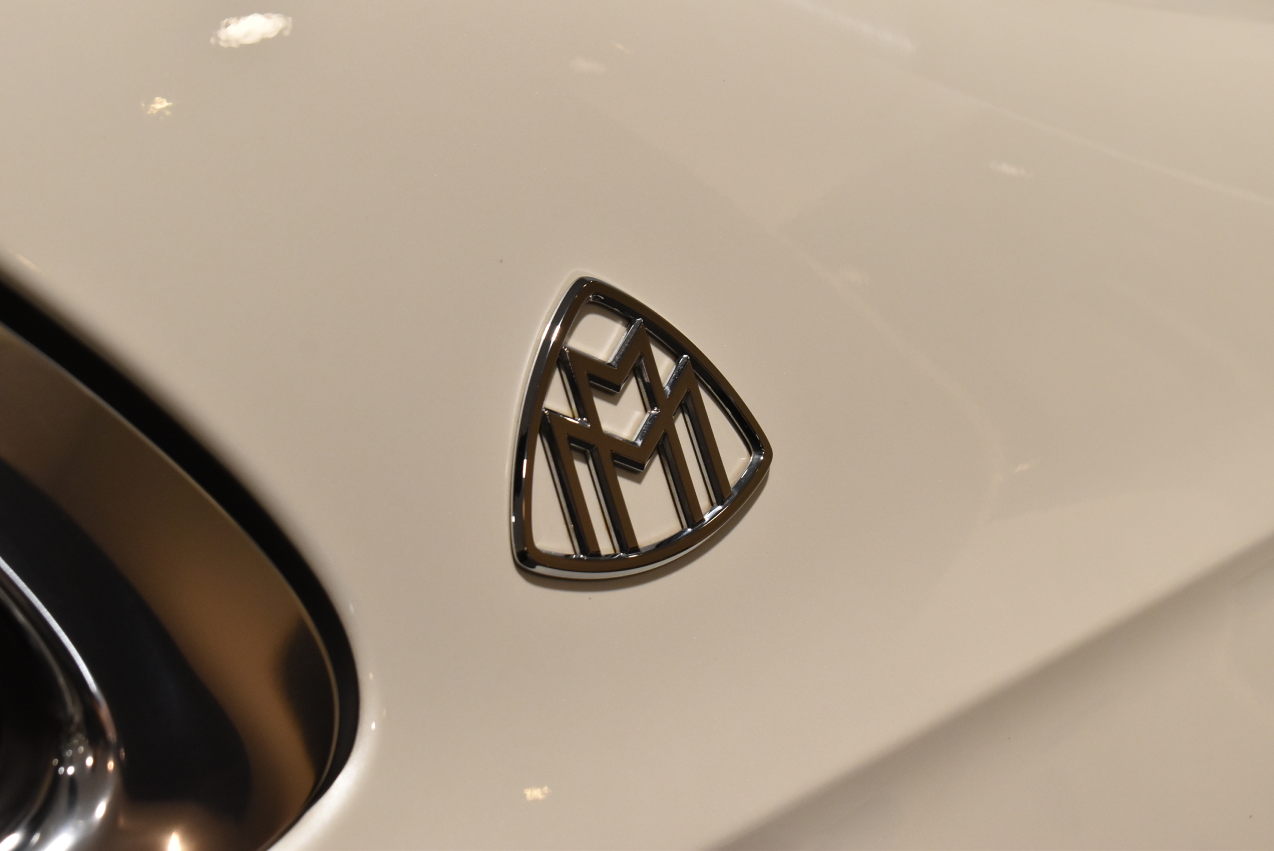 S580マイバッハ　4マチック　 ダイヤモンドホワイト　右Ｈ　 ブルメスターサウンドSYSTEM　 ドライバーズPKG